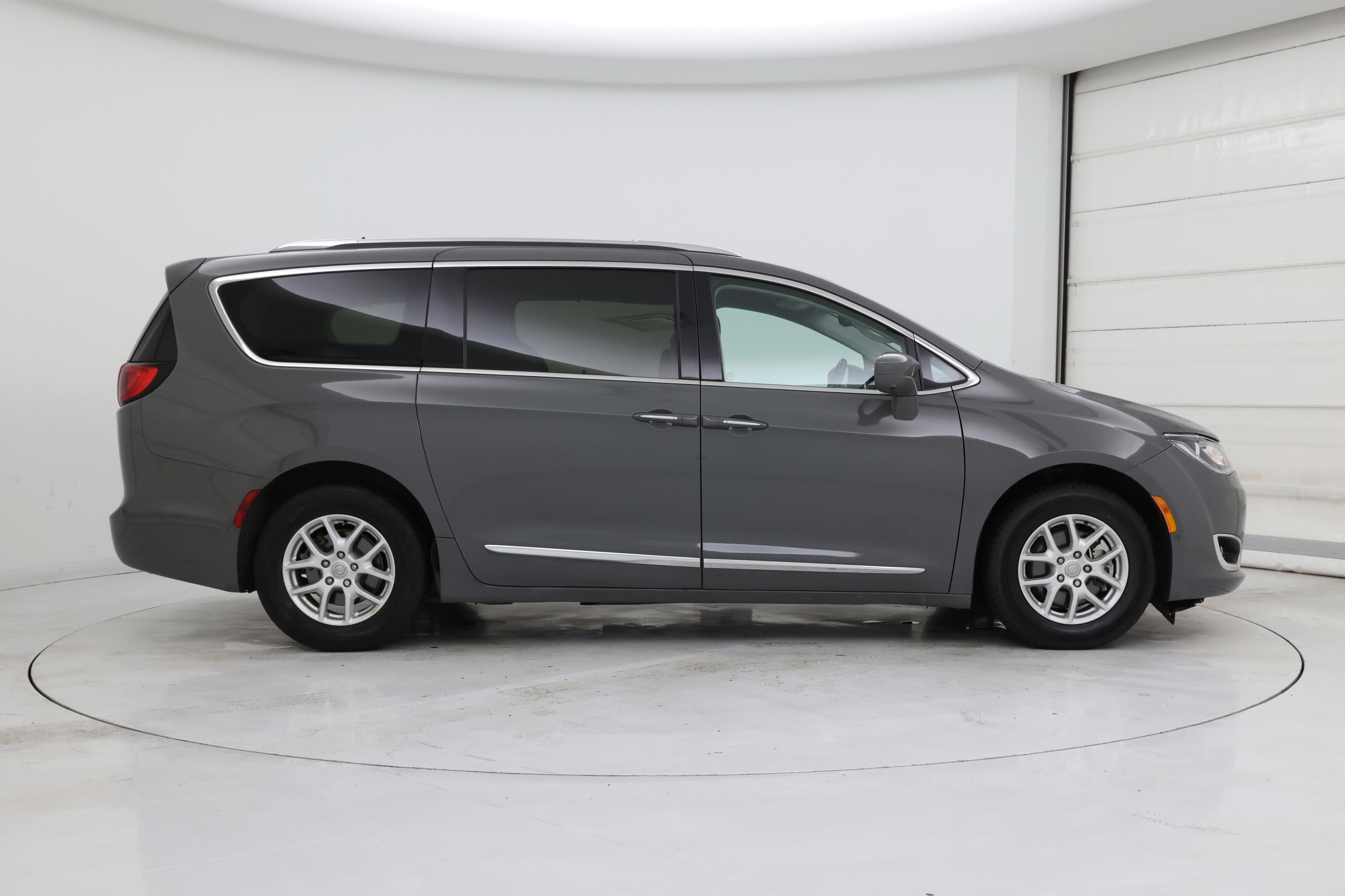 Thumbnail: 2020 Chrysler Pacifica - 7