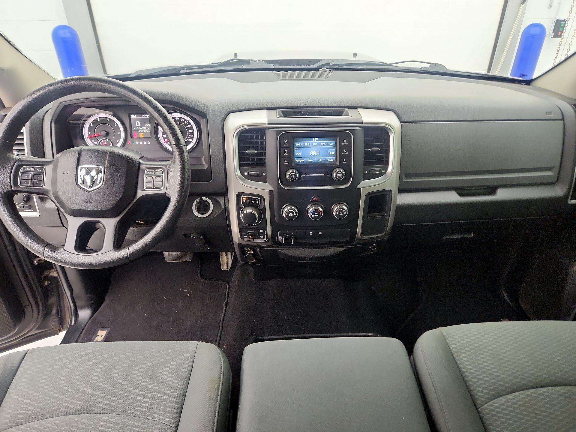 Thumbnail: 2020 RAM 1500 Classic - 9
