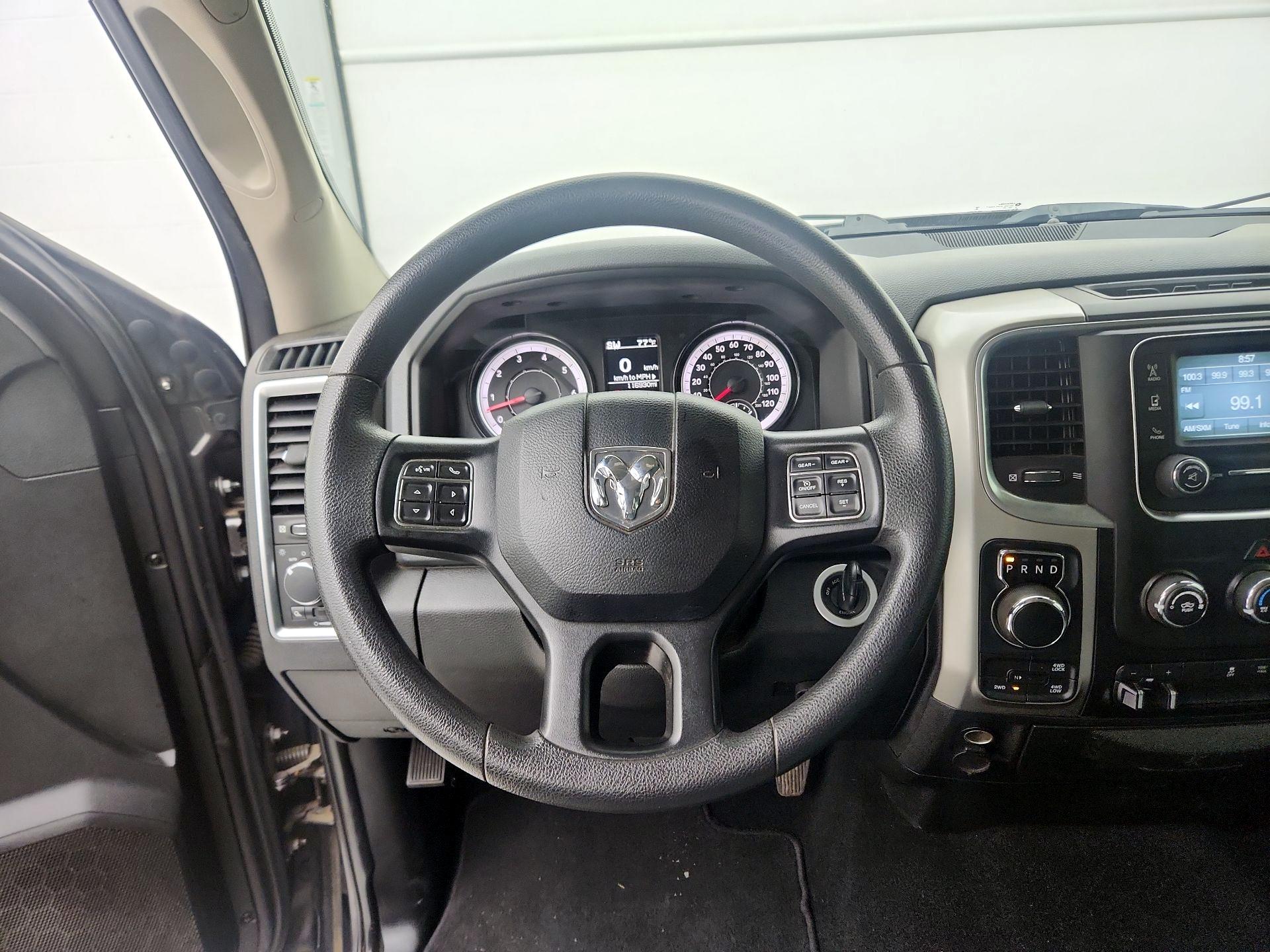 Thumbnail: 2020 RAM 1500 Classic - 10