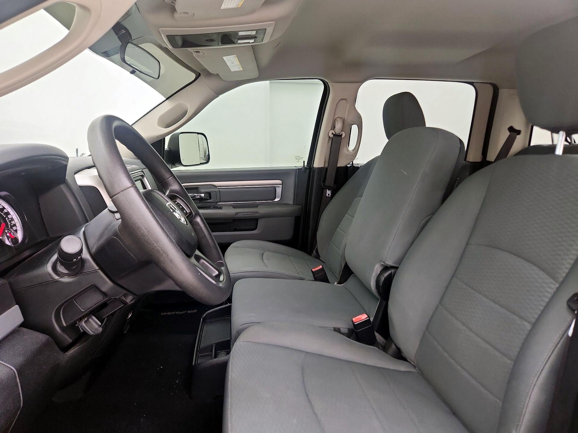 Thumbnail: 2020 RAM 1500 Classic - 11