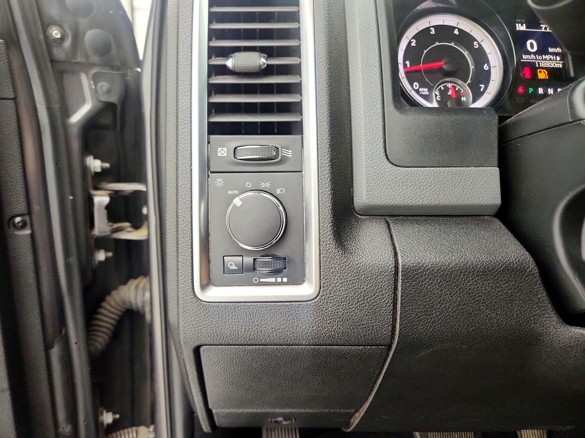 Thumbnail: 2020 RAM 1500 Classic - 13