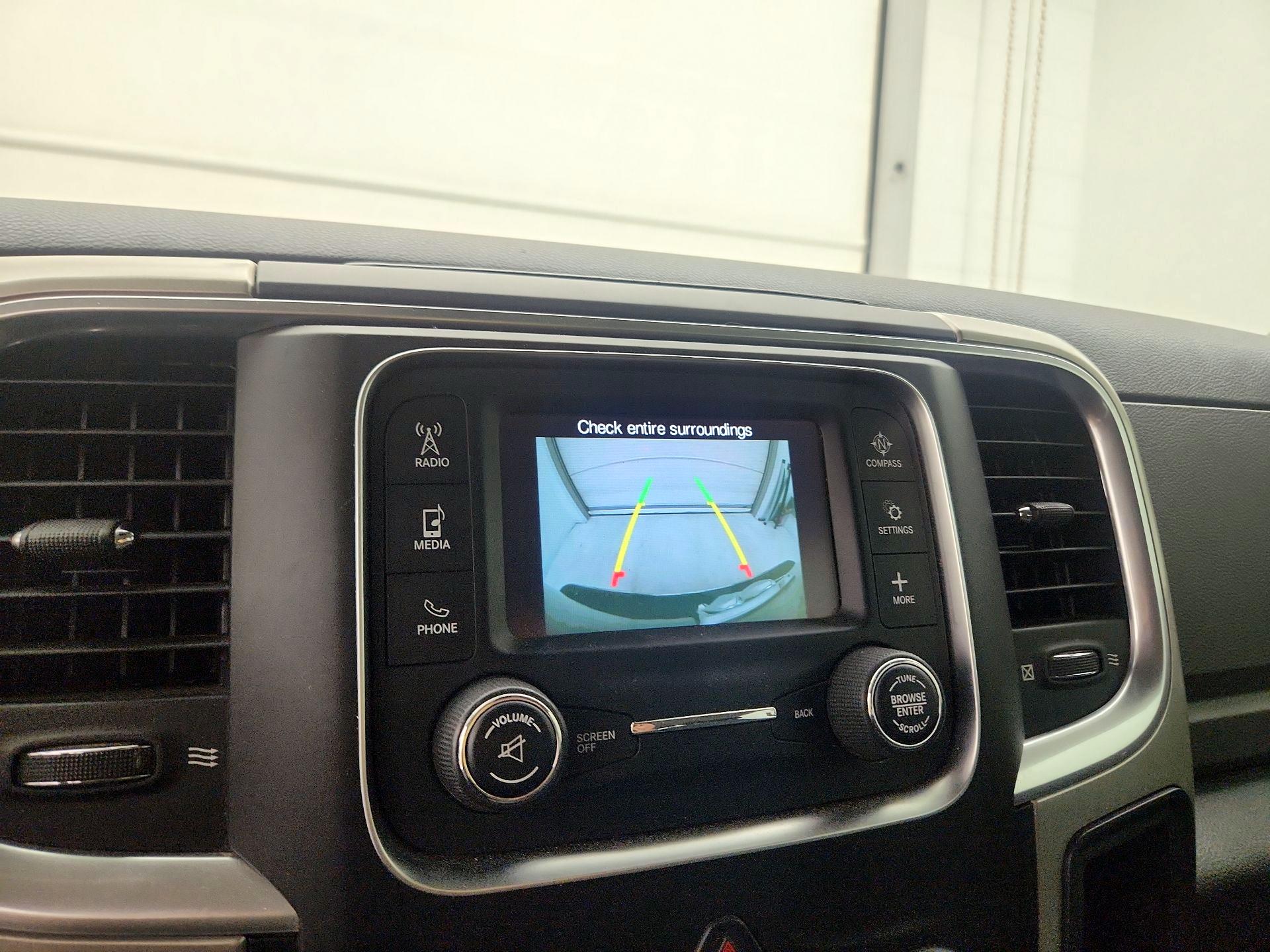 Thumbnail: 2020 RAM 1500 Classic - 14
