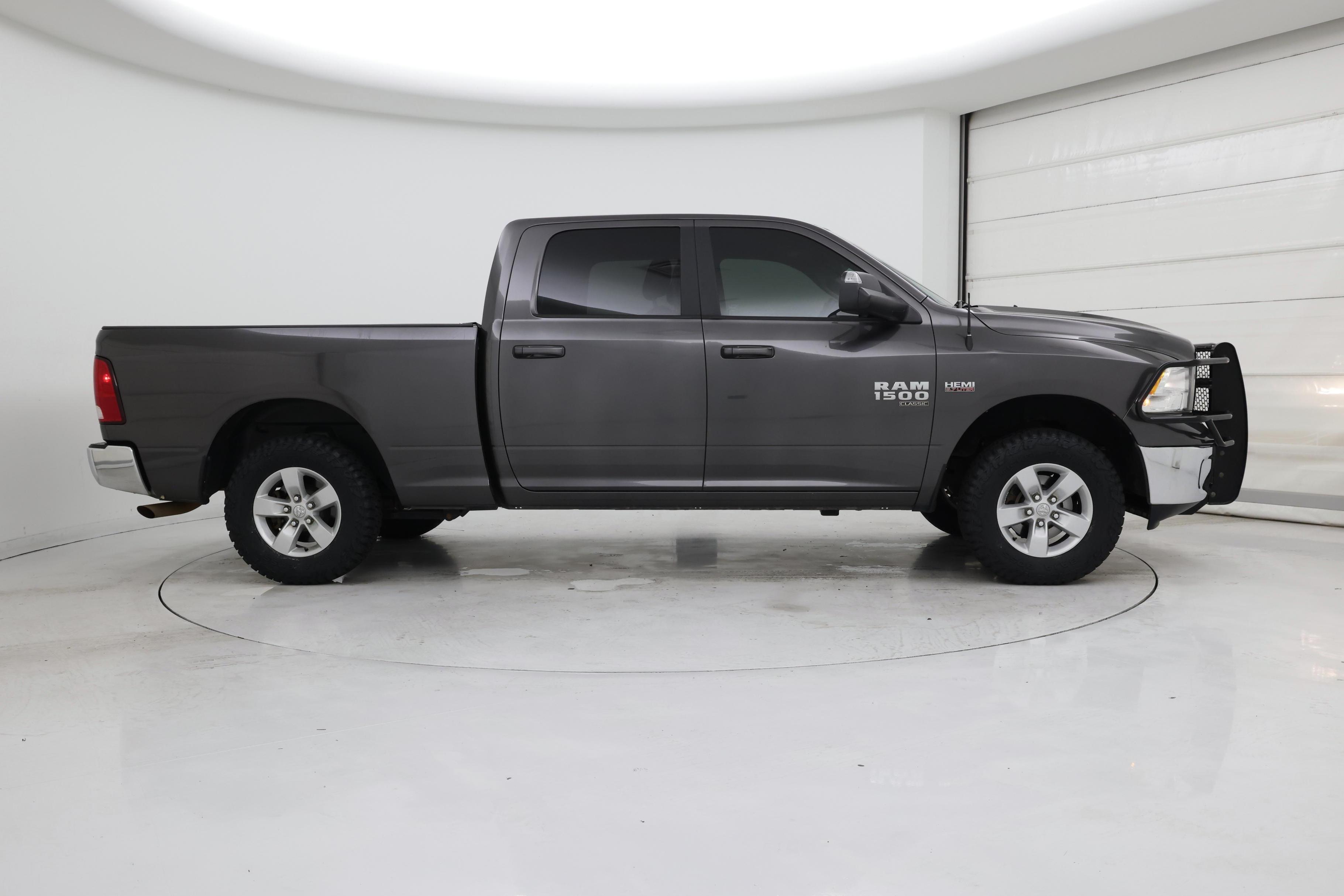 Thumbnail: 2020 RAM 1500 Classic - 7