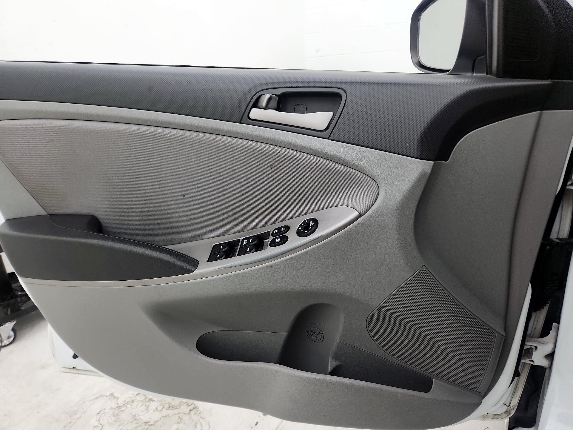 Thumbnail: 2016 Hyundai Accent - 12