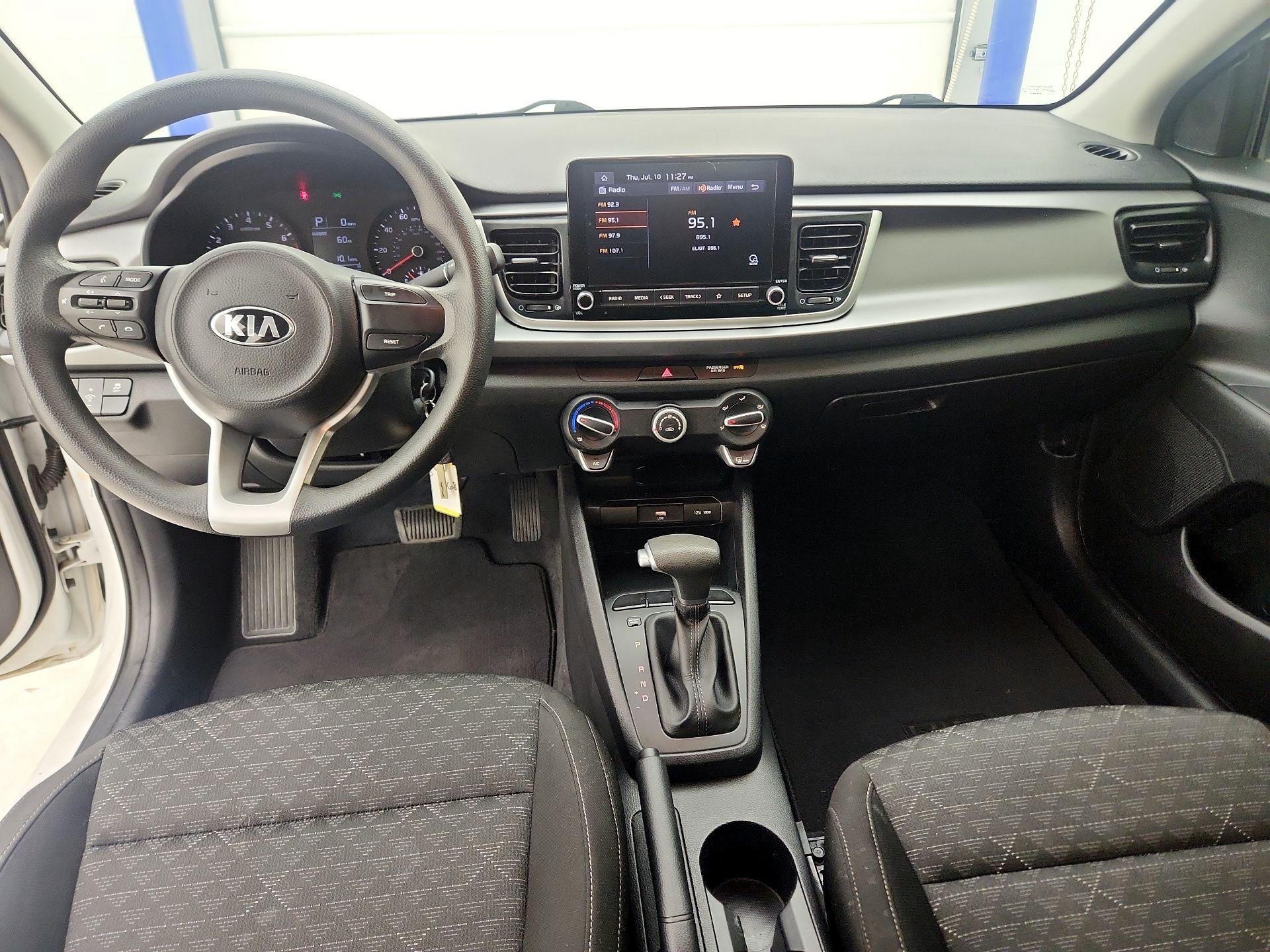 Thumbnail: 2021 Kia Rio - 9