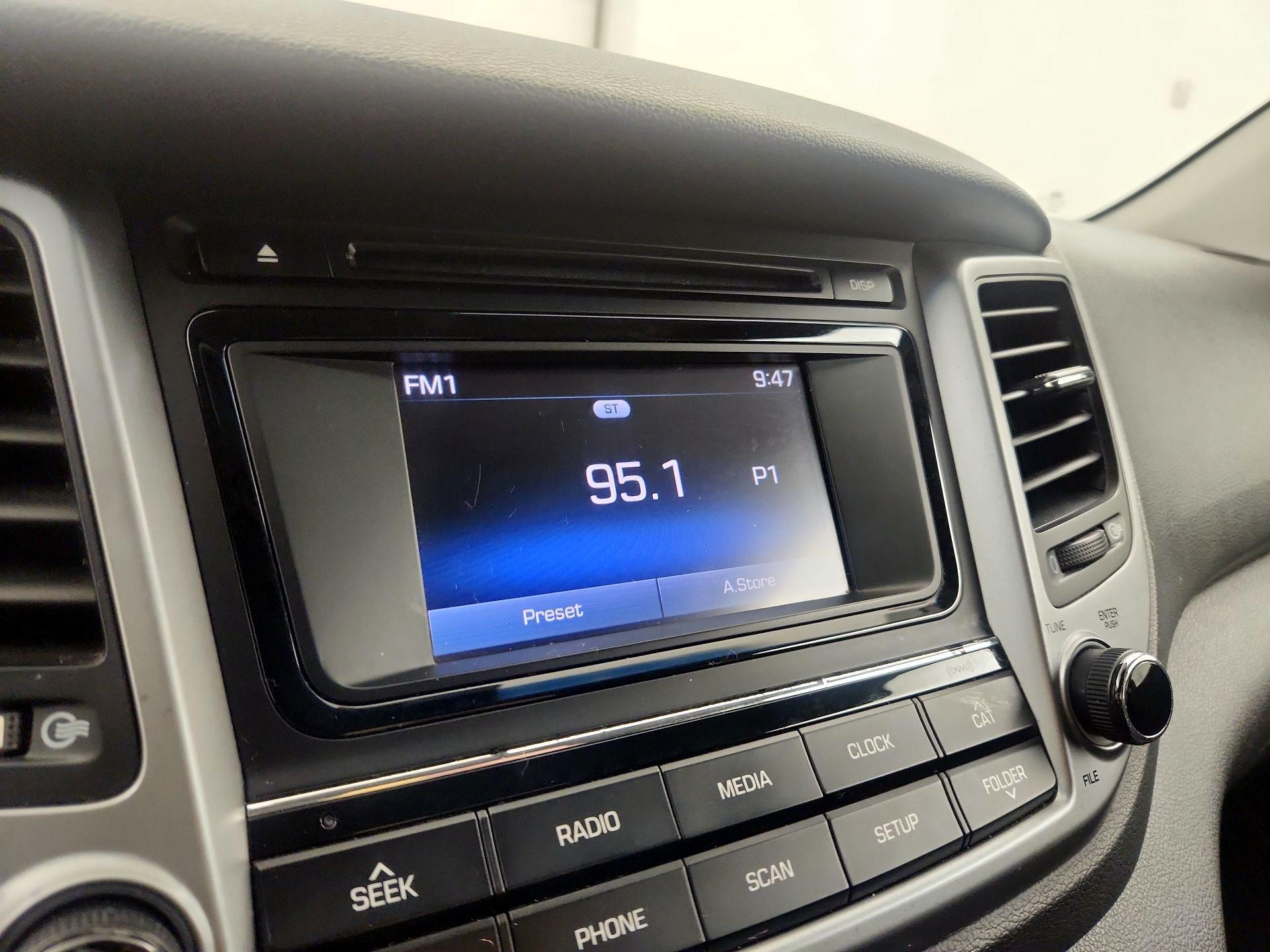 Thumbnail: 2016 Hyundai Tucson - 15