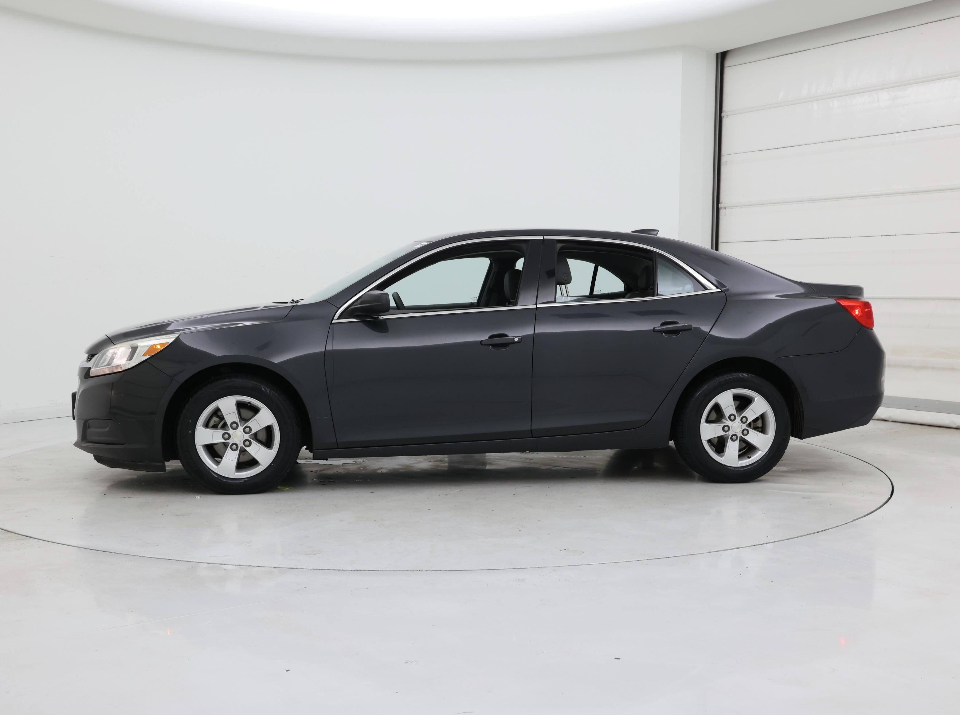 Thumbnail: 2016 Chevrolet Malibu - 3