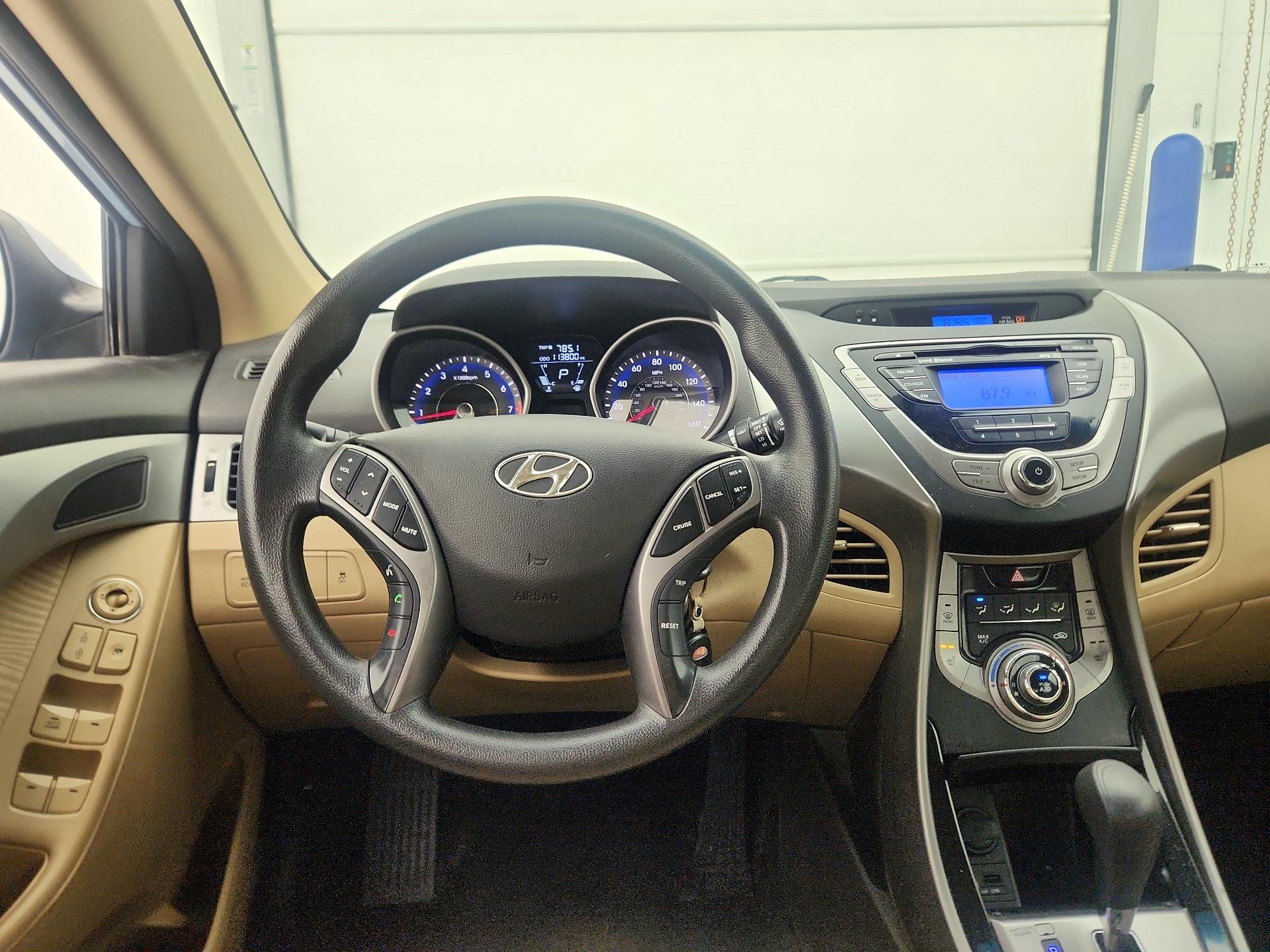 Thumbnail: 2013 Hyundai Elantra - 10