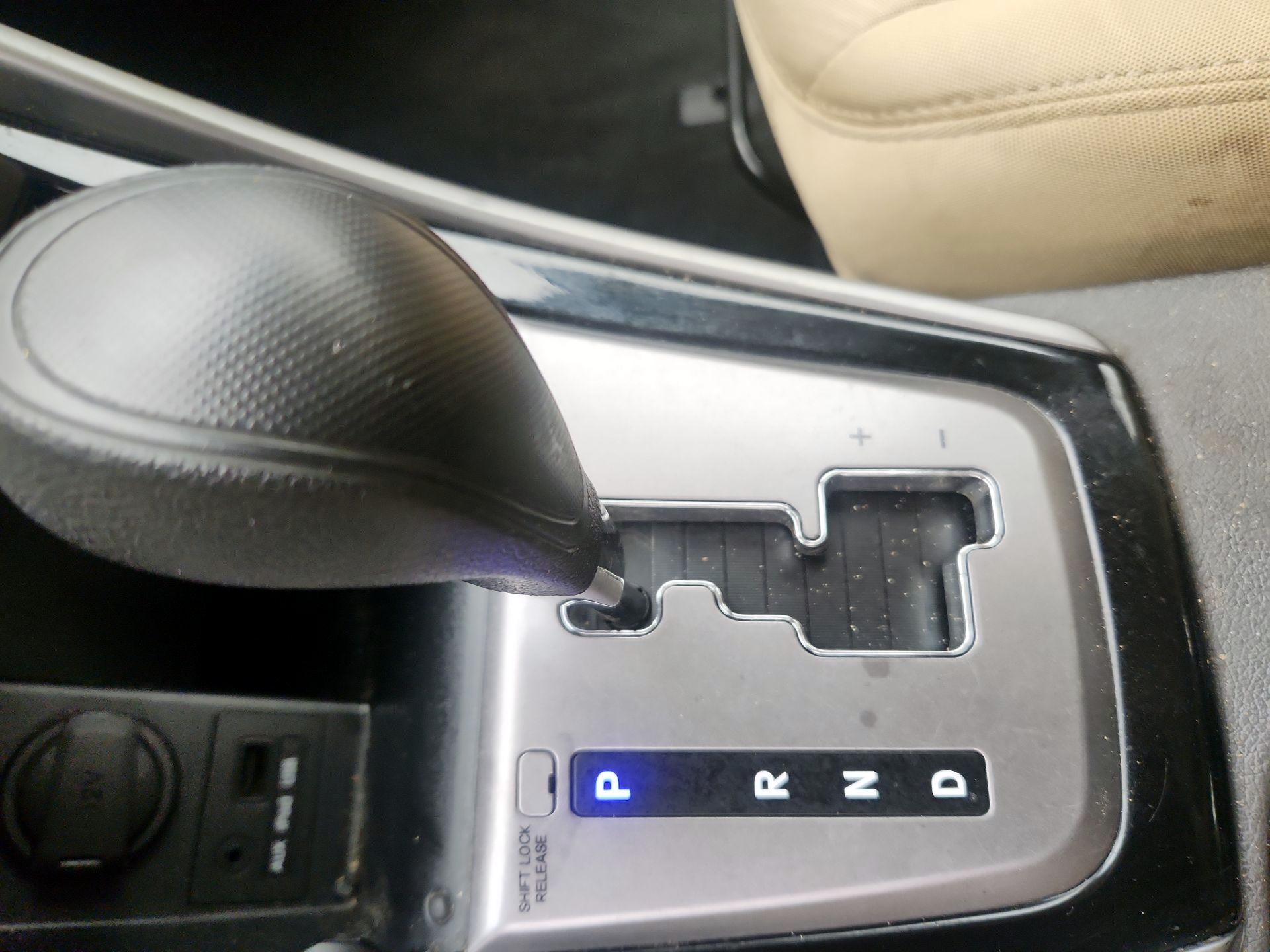 Thumbnail: 2013 Hyundai Elantra - 16