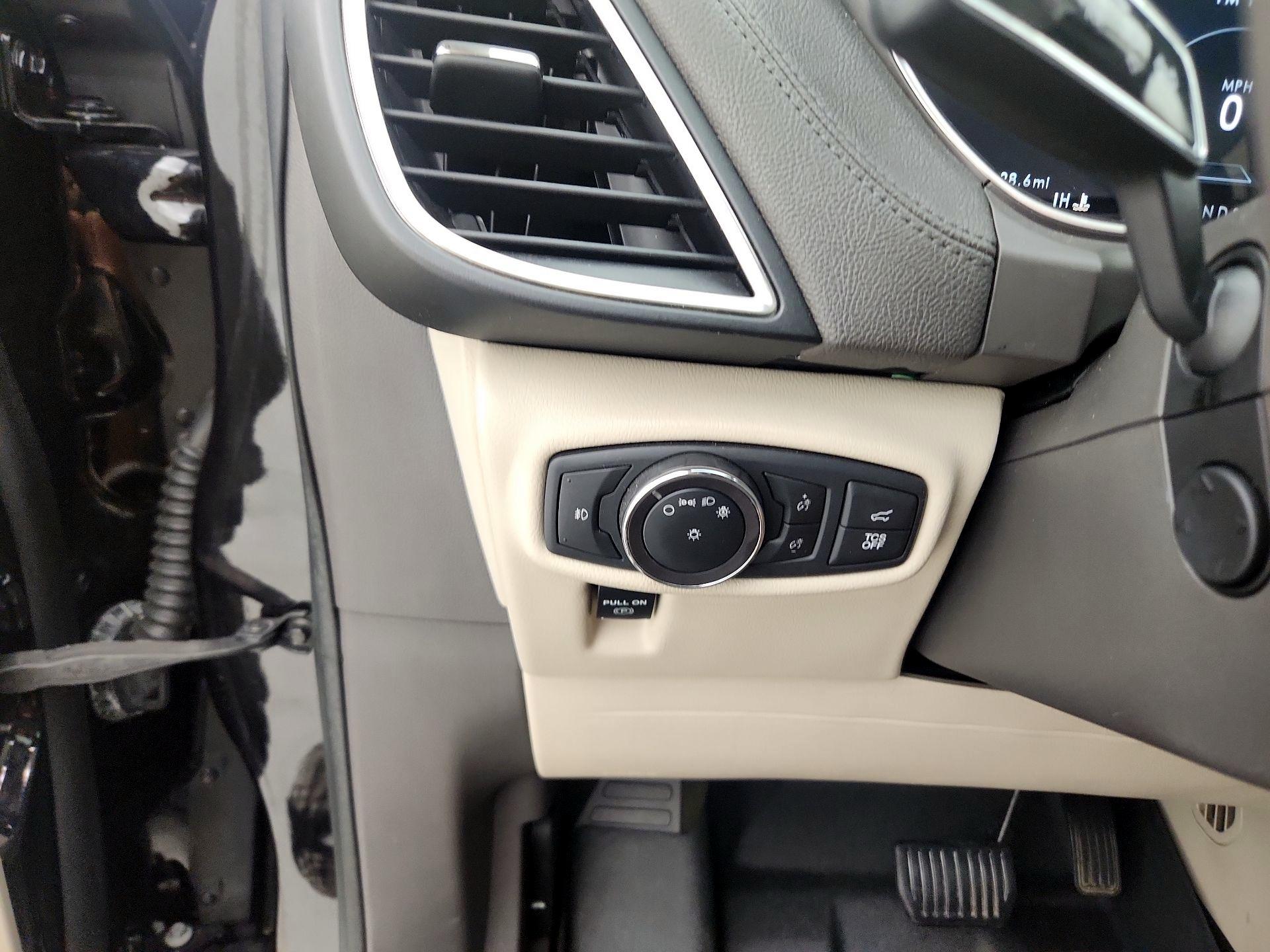 Thumbnail: 2019 Lincoln Nautilus - 13