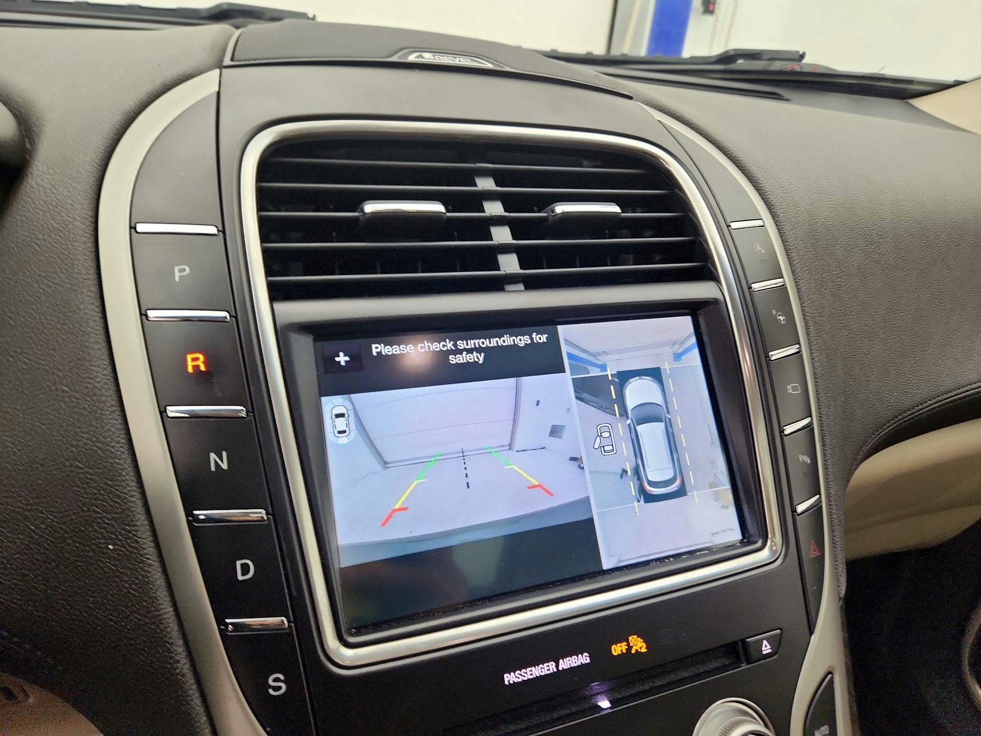 Thumbnail: 2019 Lincoln Nautilus - 14