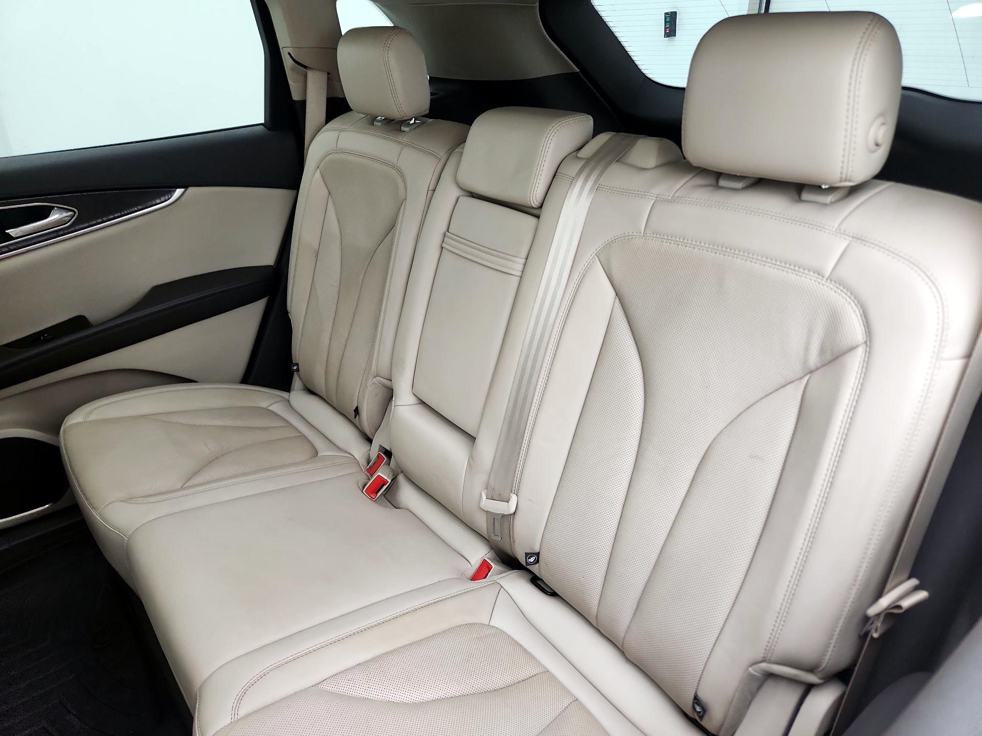 Thumbnail: 2019 Lincoln Nautilus - 20
