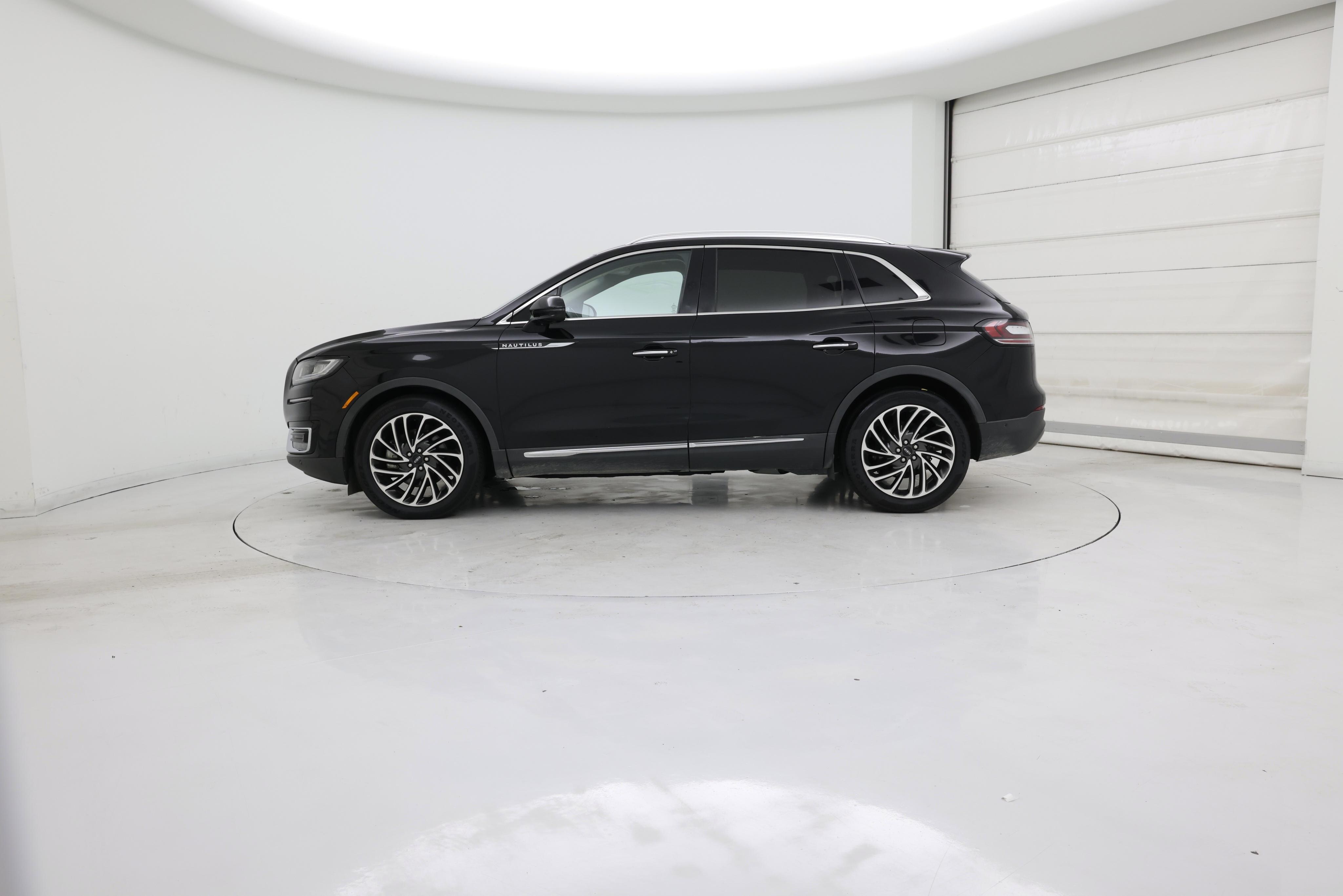 Thumbnail: 2019 Lincoln Nautilus - 3