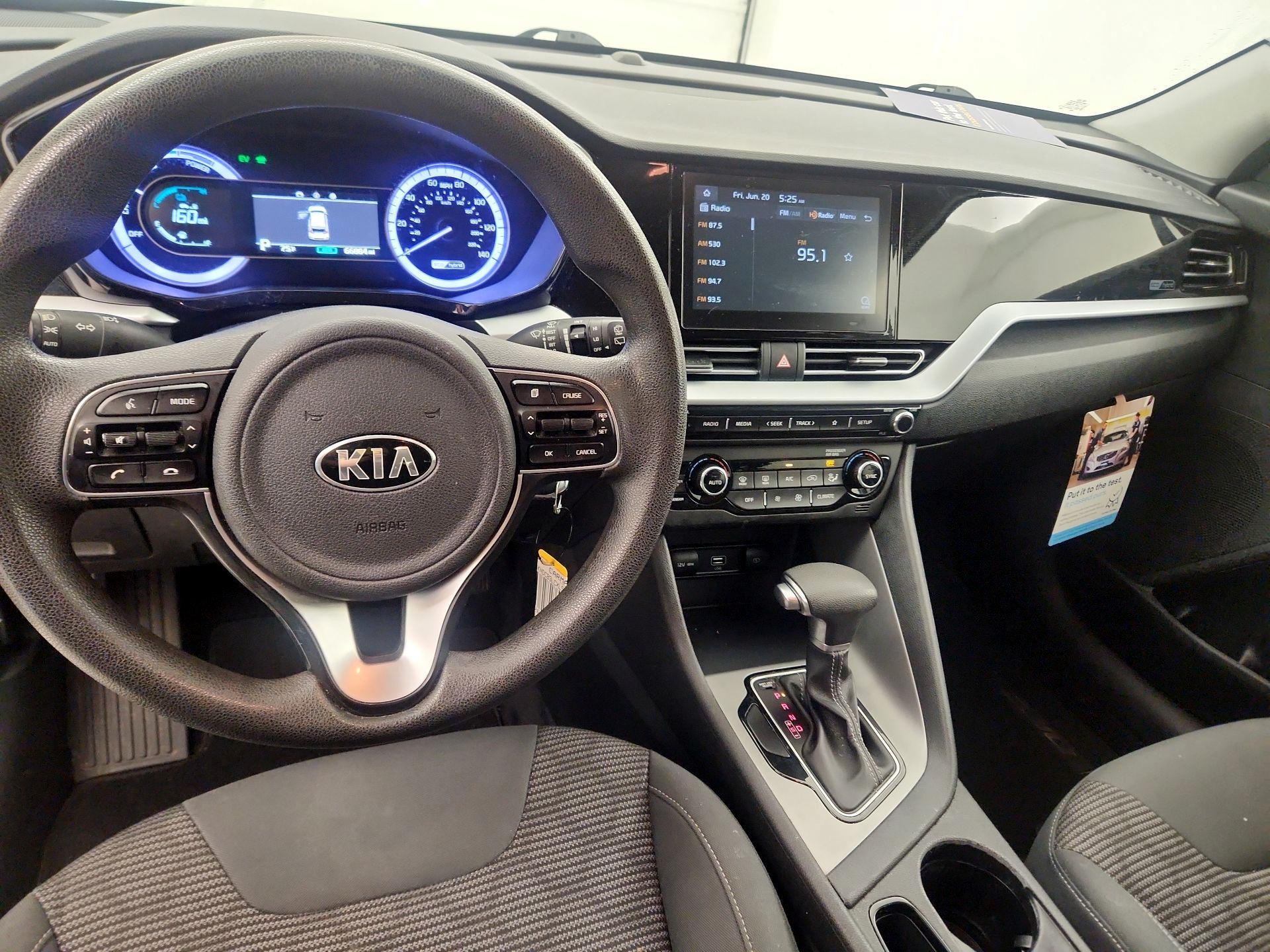 Thumbnail: 2020 Kia Niro - 9