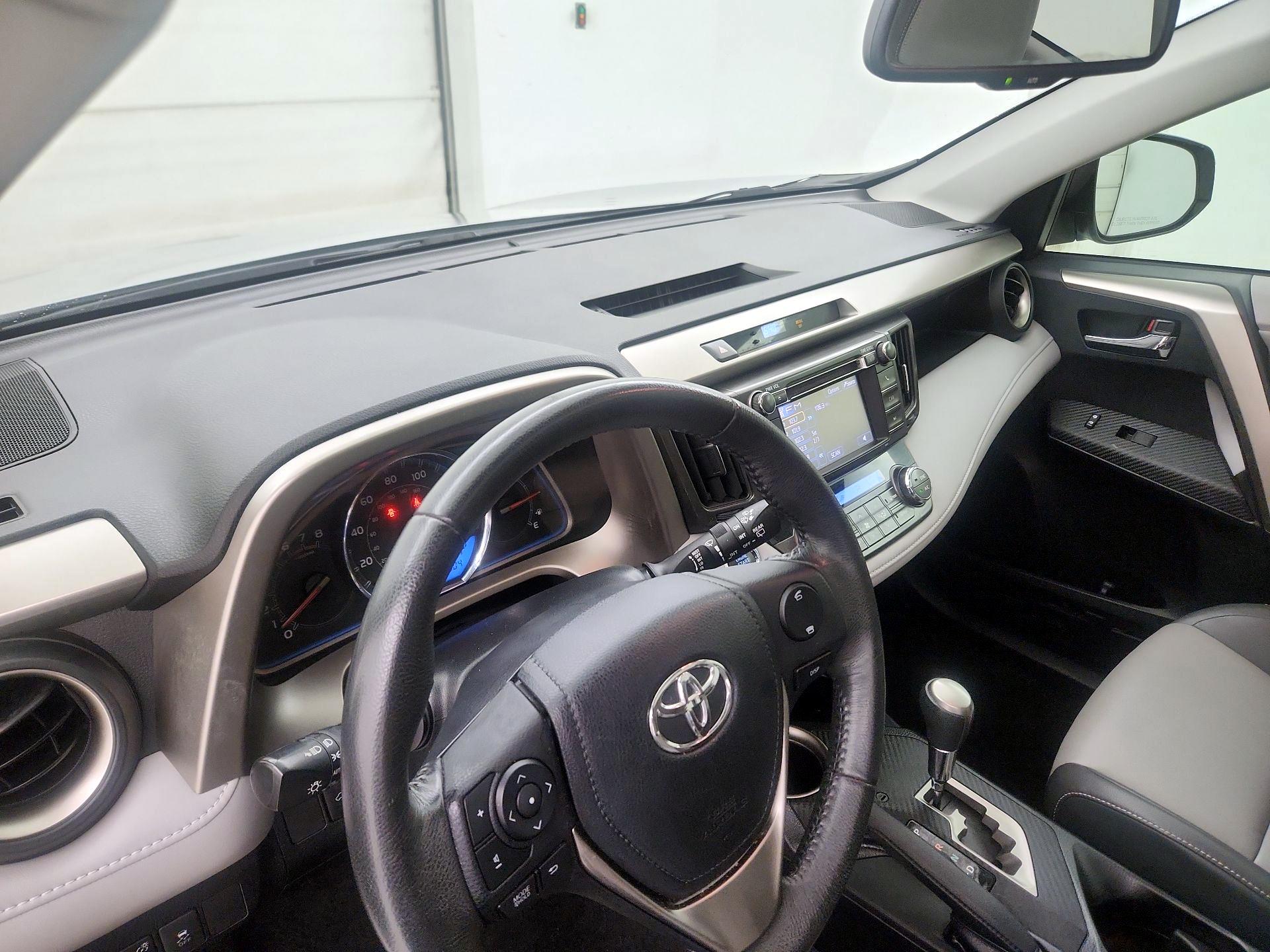 Thumbnail: 2013 Toyota RAV4 - 9