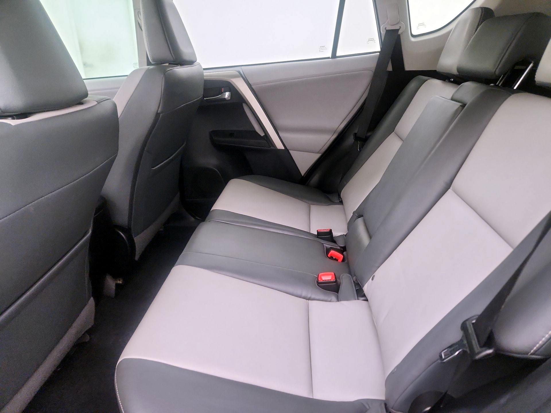 Thumbnail: 2013 Toyota RAV4 - 20