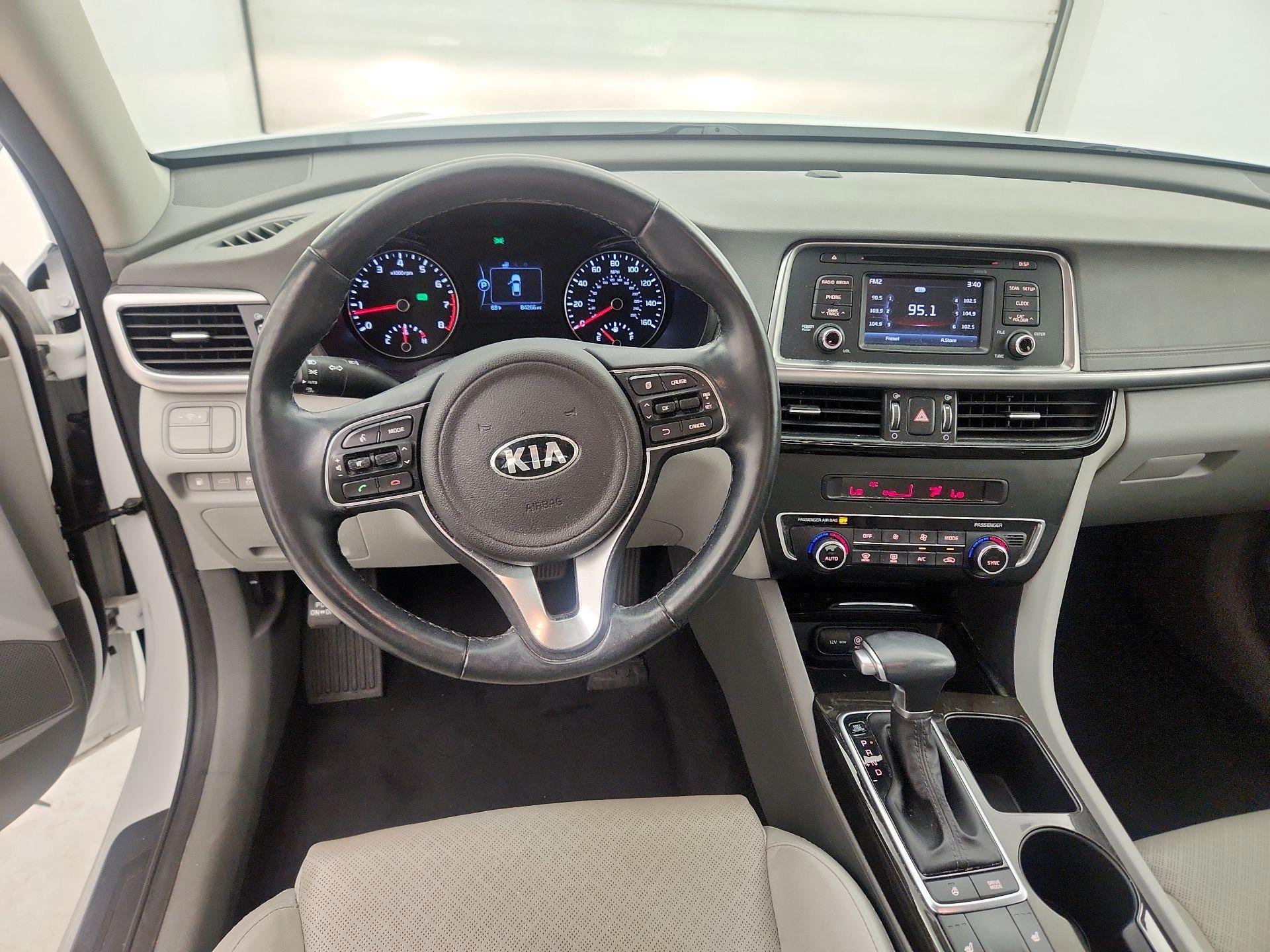 Thumbnail: 2016 Kia Optima - 9