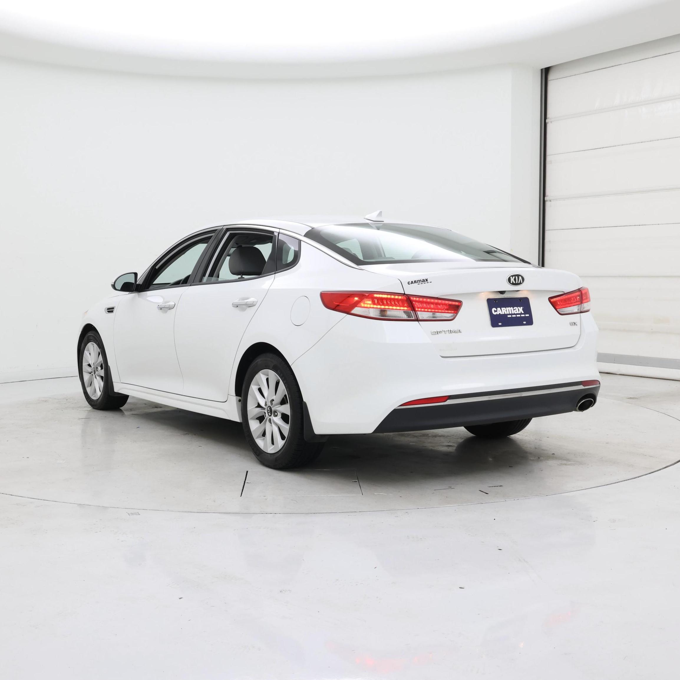 Thumbnail: 2016 Kia Optima - 2
