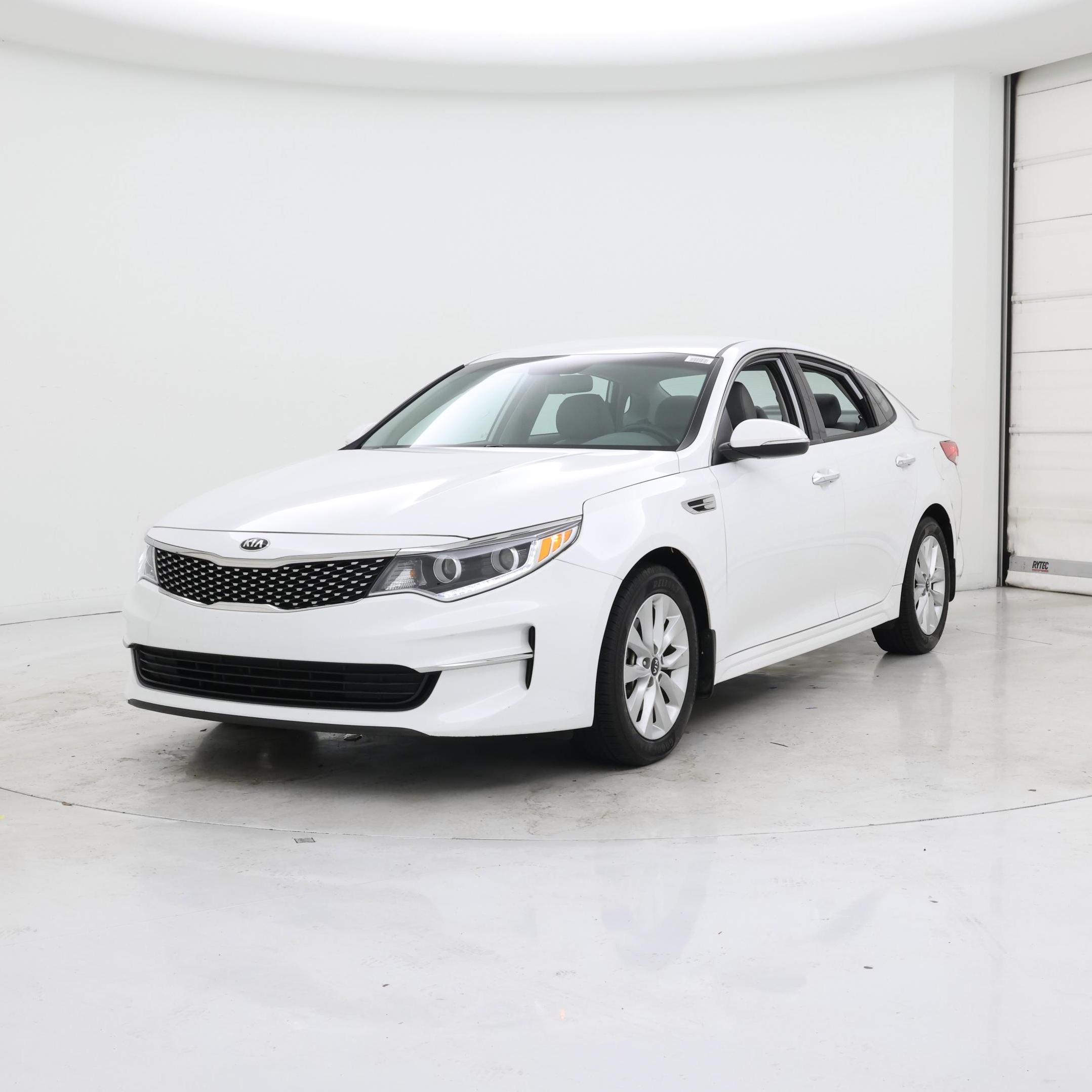 Thumbnail: 2016 Kia Optima - 4