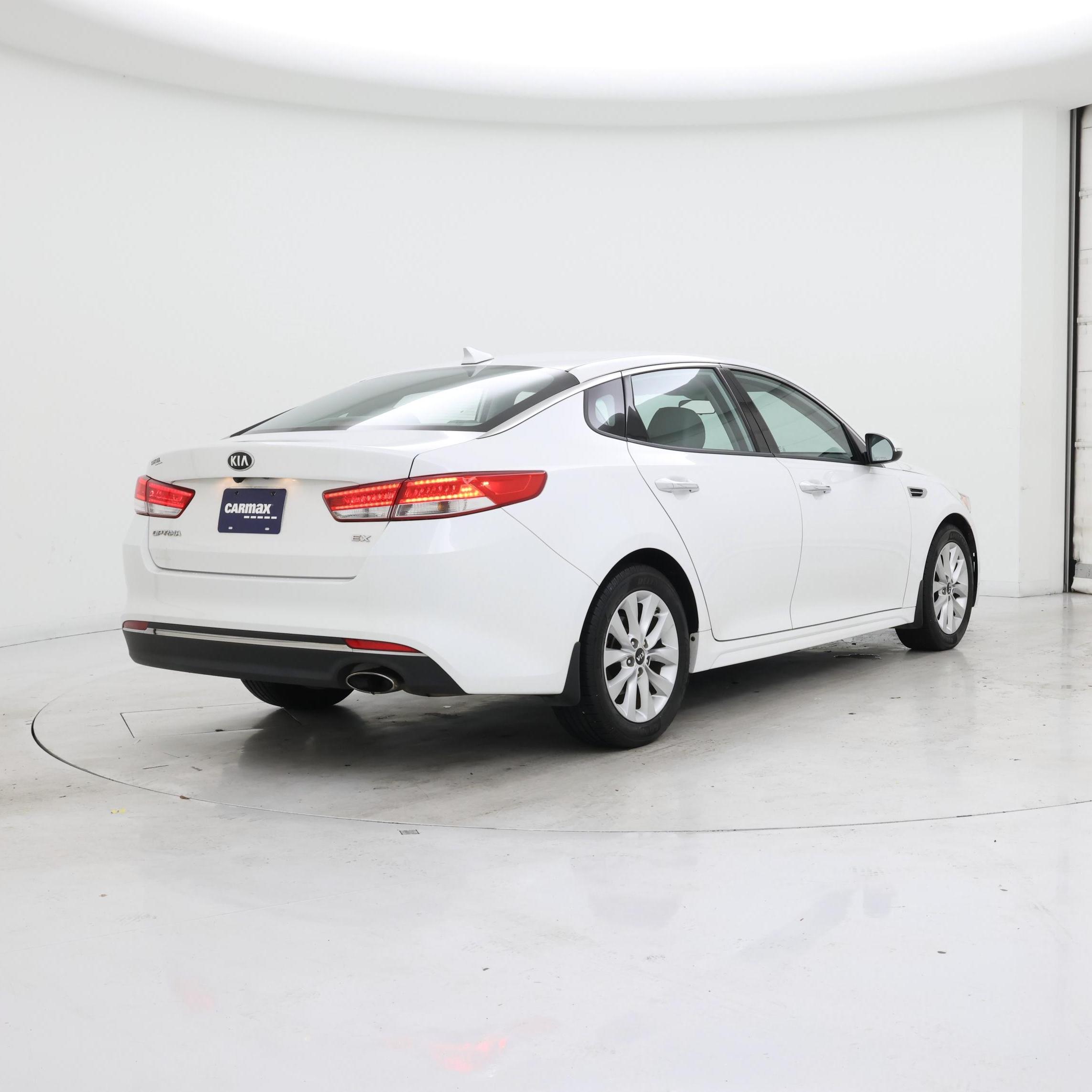 Thumbnail: 2016 Kia Optima - 8