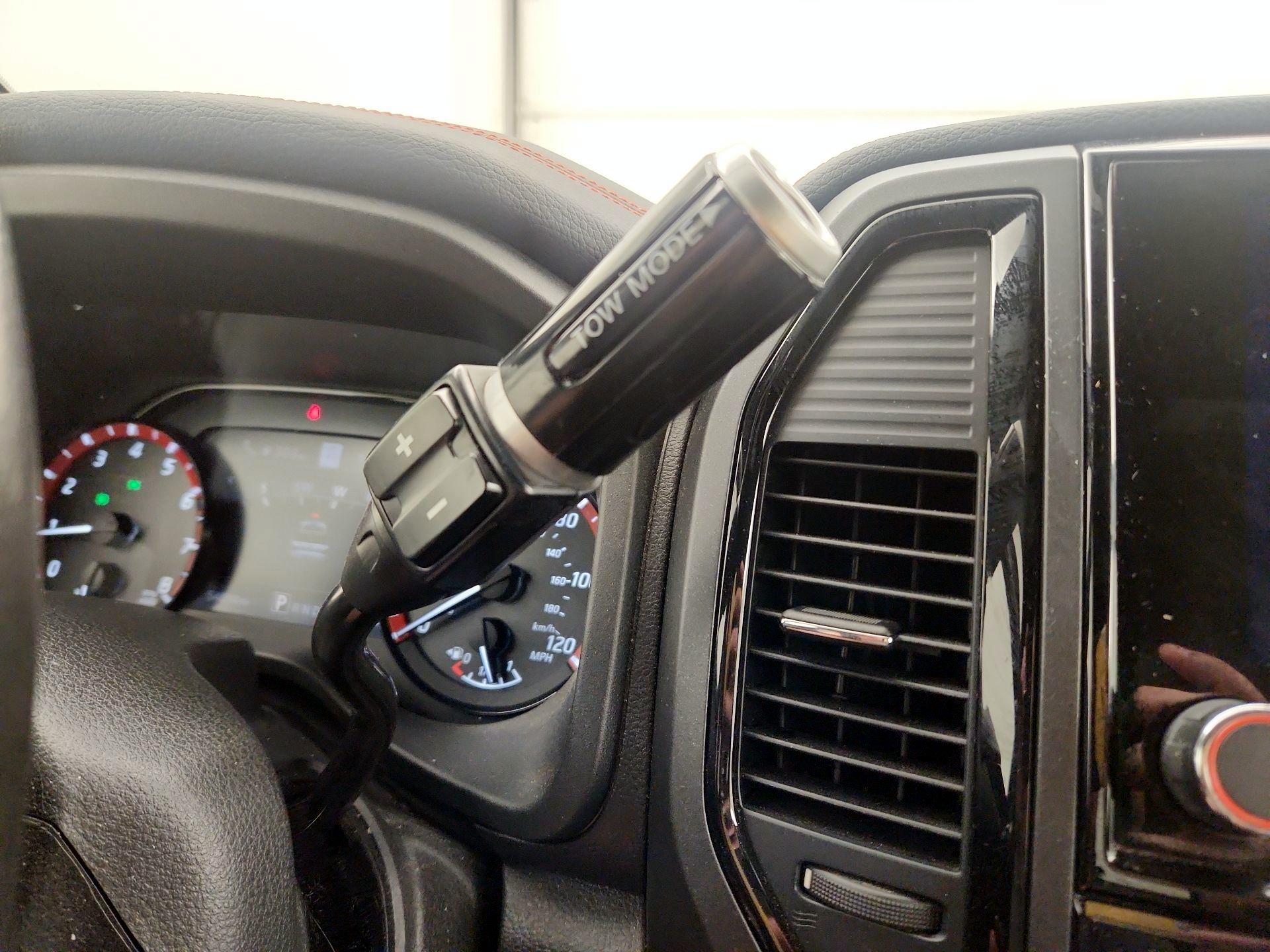 Thumbnail: 2023 Nissan Titan - 18