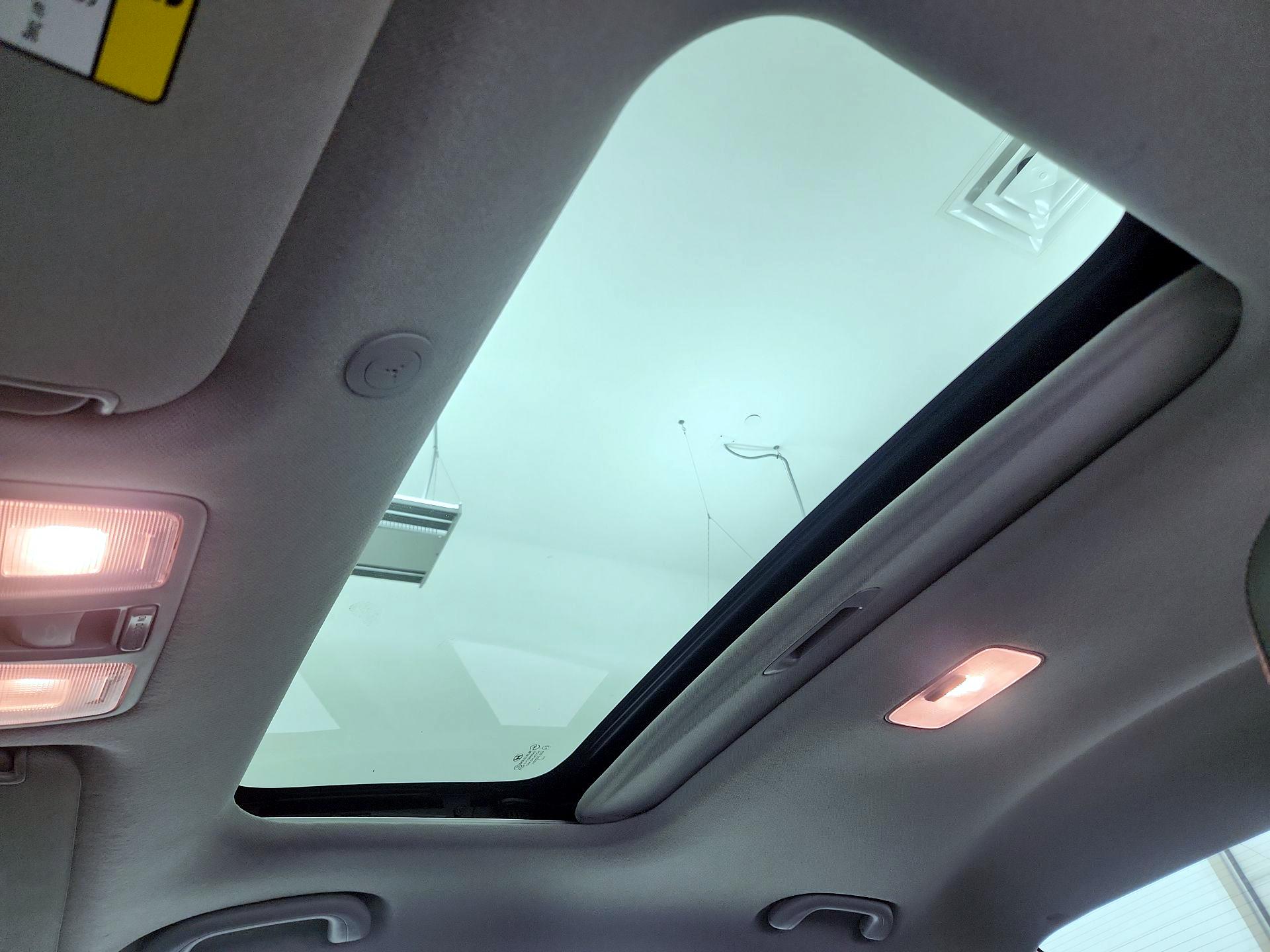 Thumbnail: 2013 Hyundai Elantra - 18