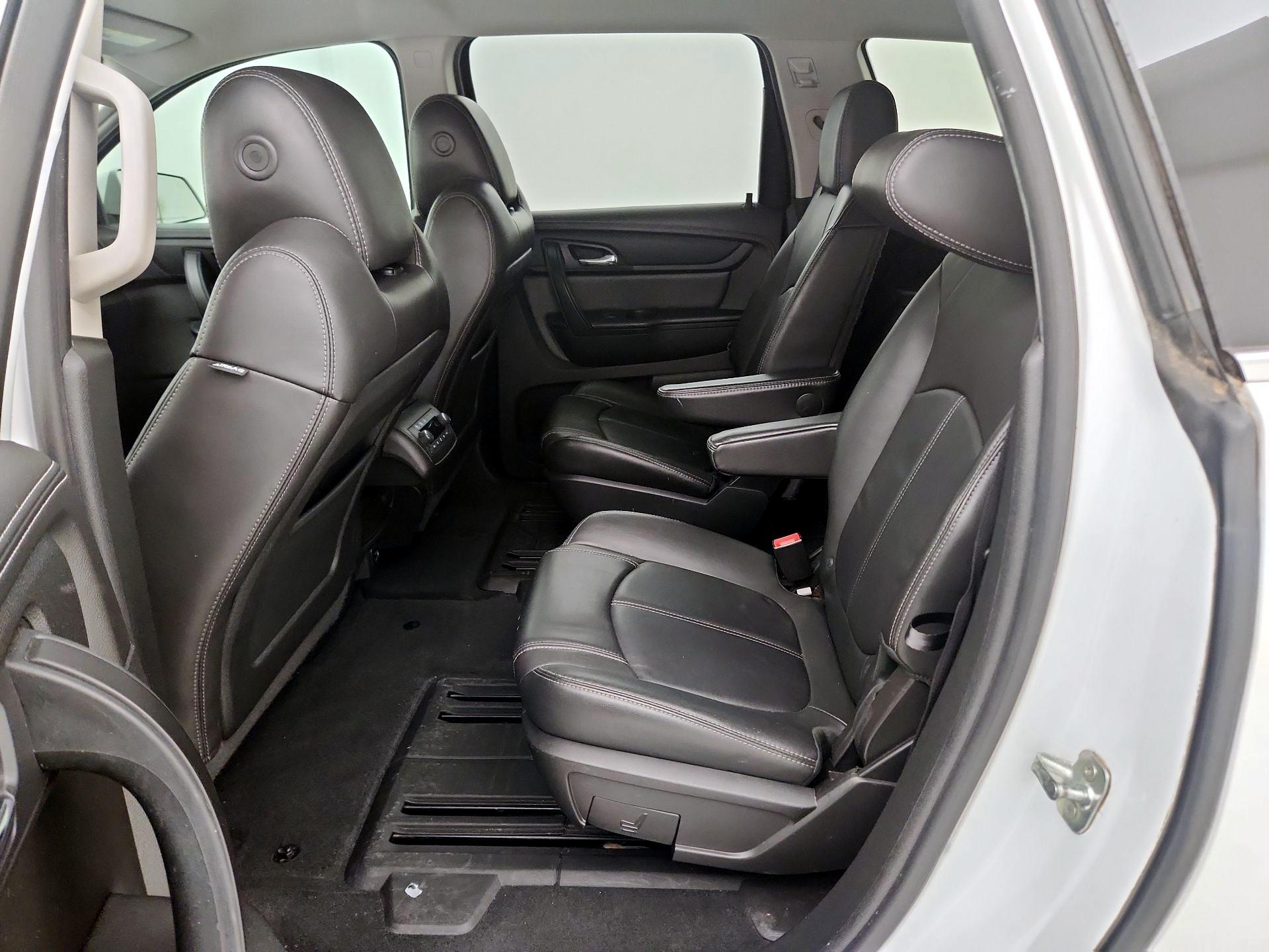 Thumbnail: 2017 Chevrolet Traverse - 20