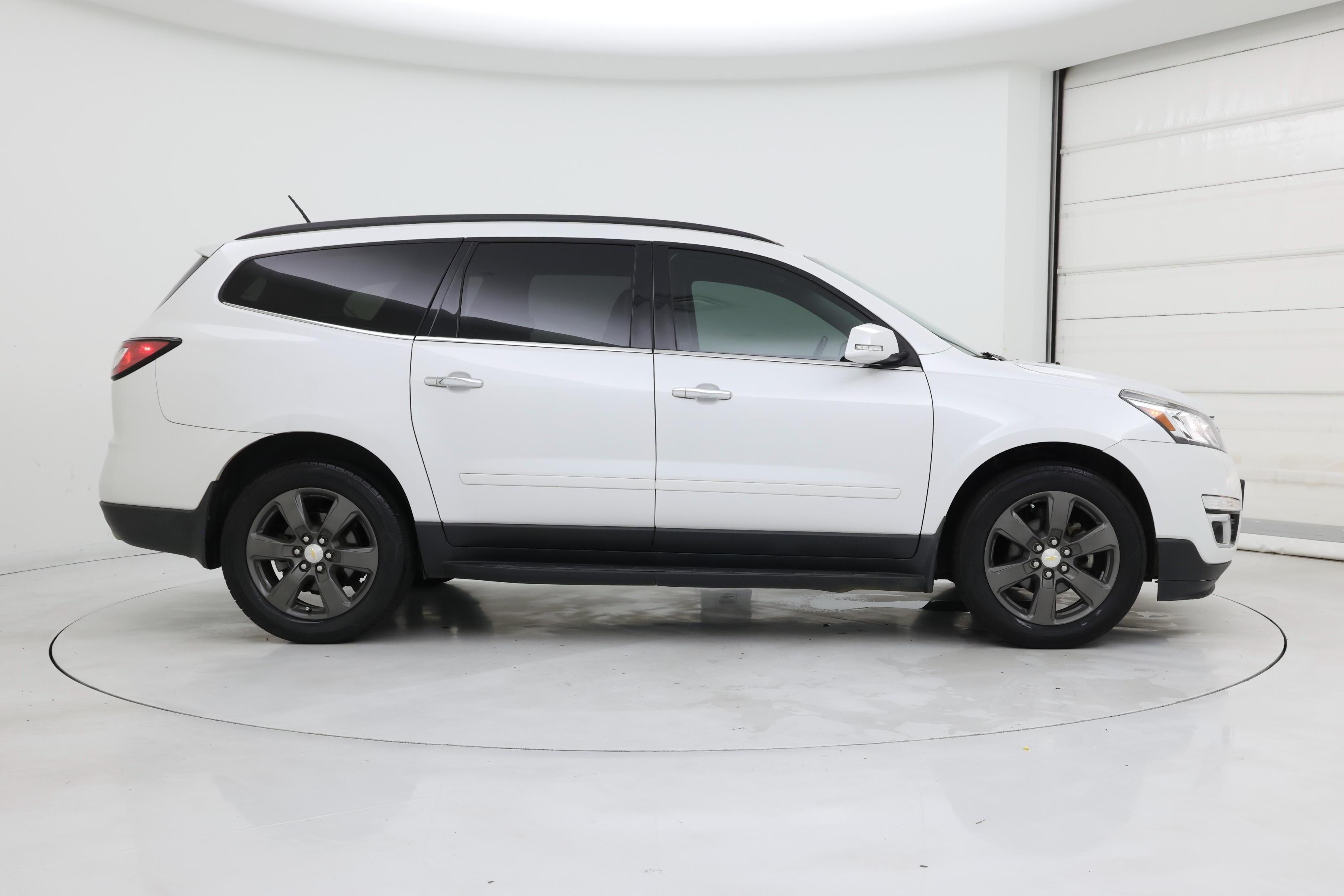 Thumbnail: 2017 Chevrolet Traverse - 7