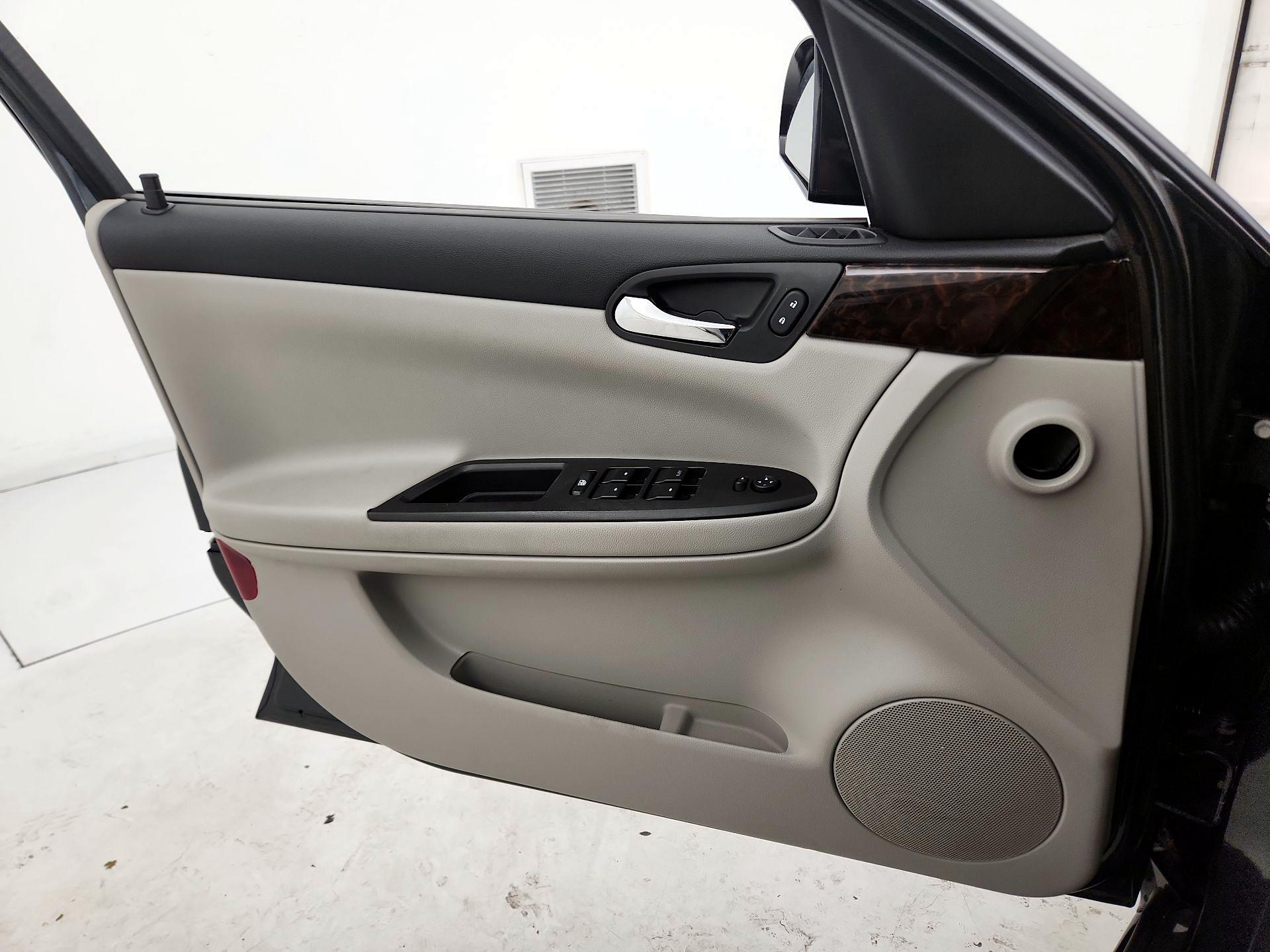 Thumbnail: 2016 Chevrolet Impala - 12
