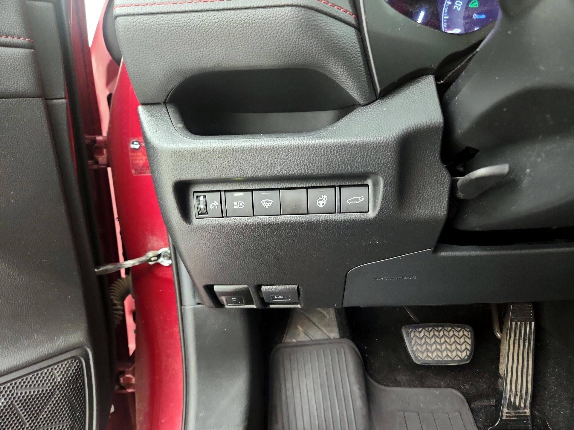 Thumbnail: 2021 Toyota RAV4 - 13