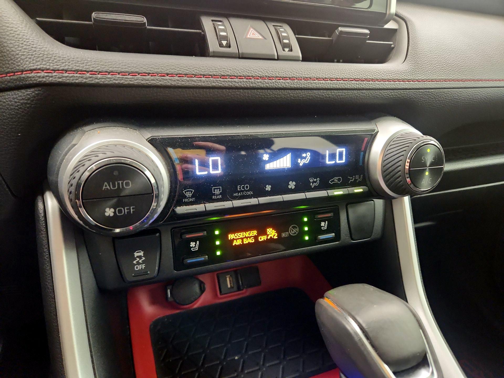 Thumbnail: 2021 Toyota RAV4 - 16