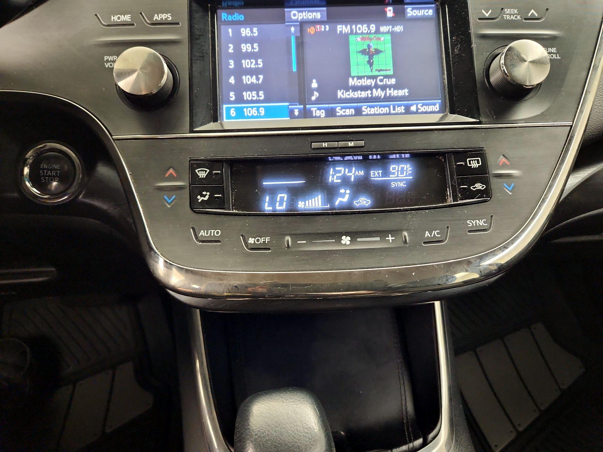 Thumbnail: 2018 Toyota Avalon - 16