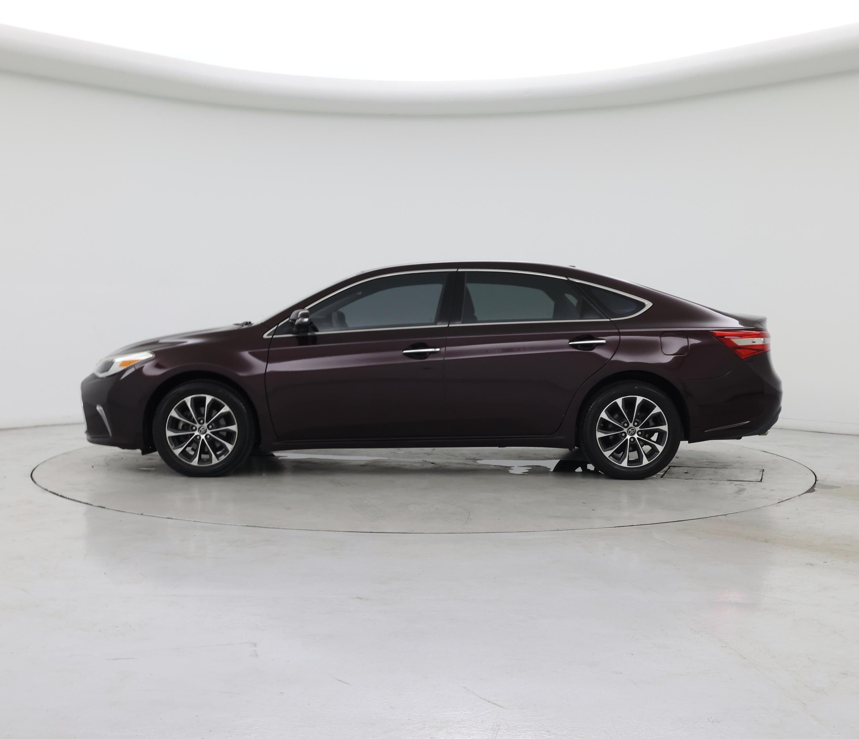 Thumbnail: 2018 Toyota Avalon - 3