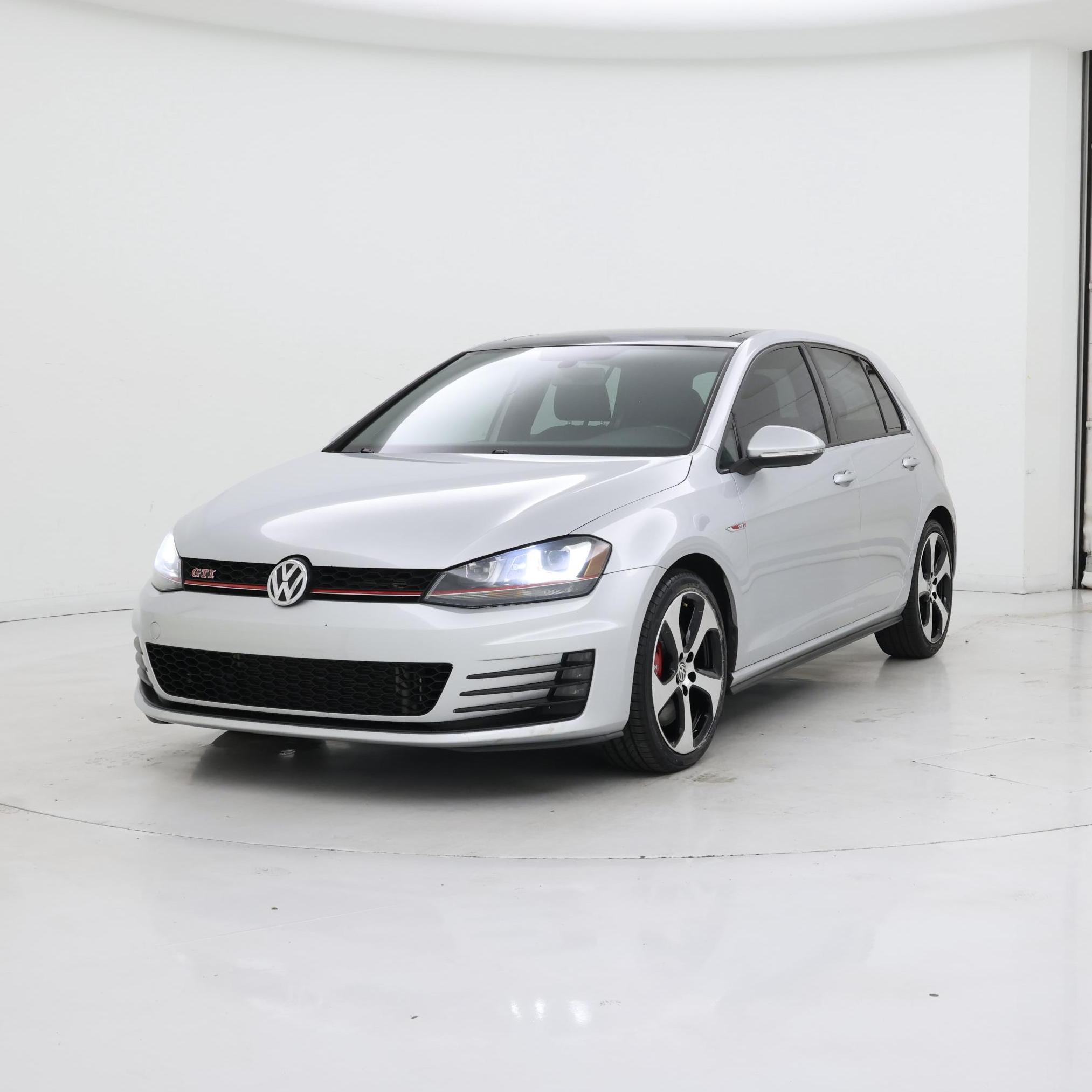 Thumbnail: 2016 Volkswagen Golf - 4