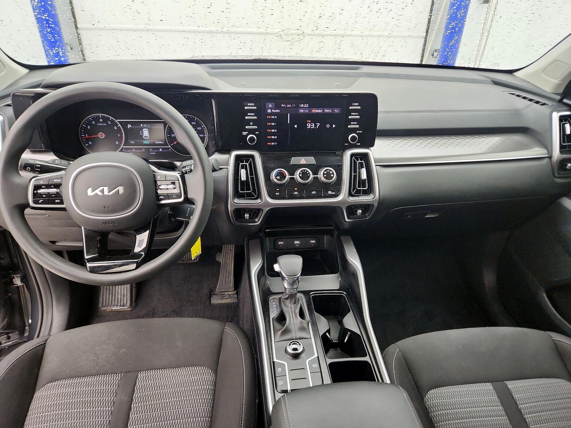 Thumbnail: 2022 Kia Sorento - 9