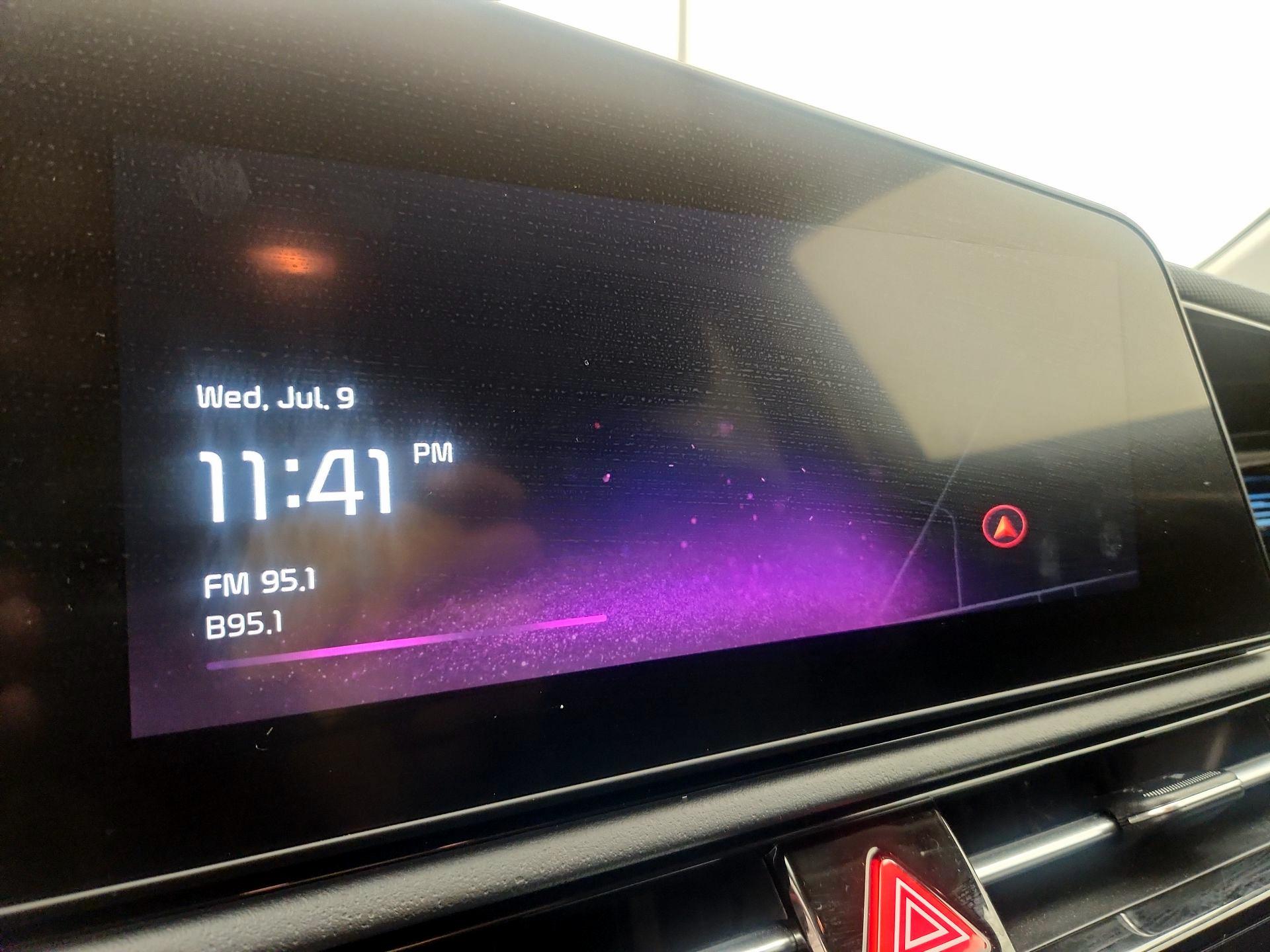 Thumbnail: 2023 Kia Niro - 15