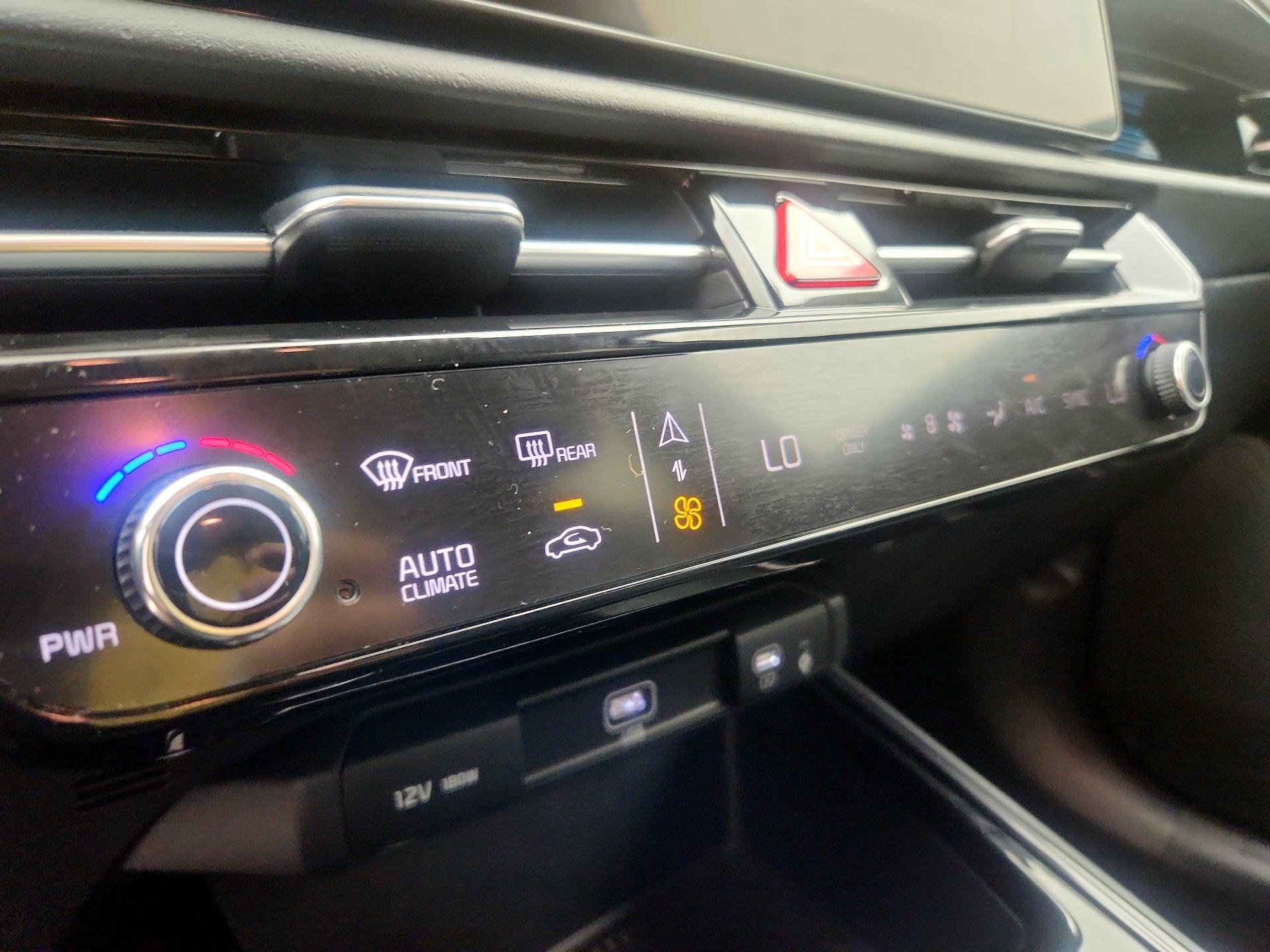 Thumbnail: 2023 Kia Niro - 16