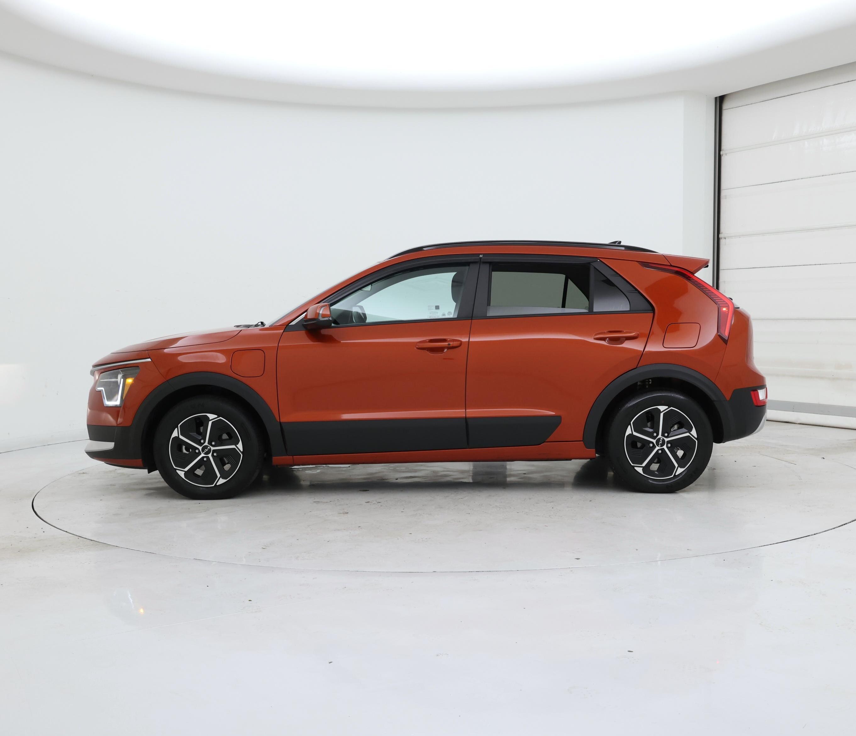 Thumbnail: 2023 Kia Niro - 3