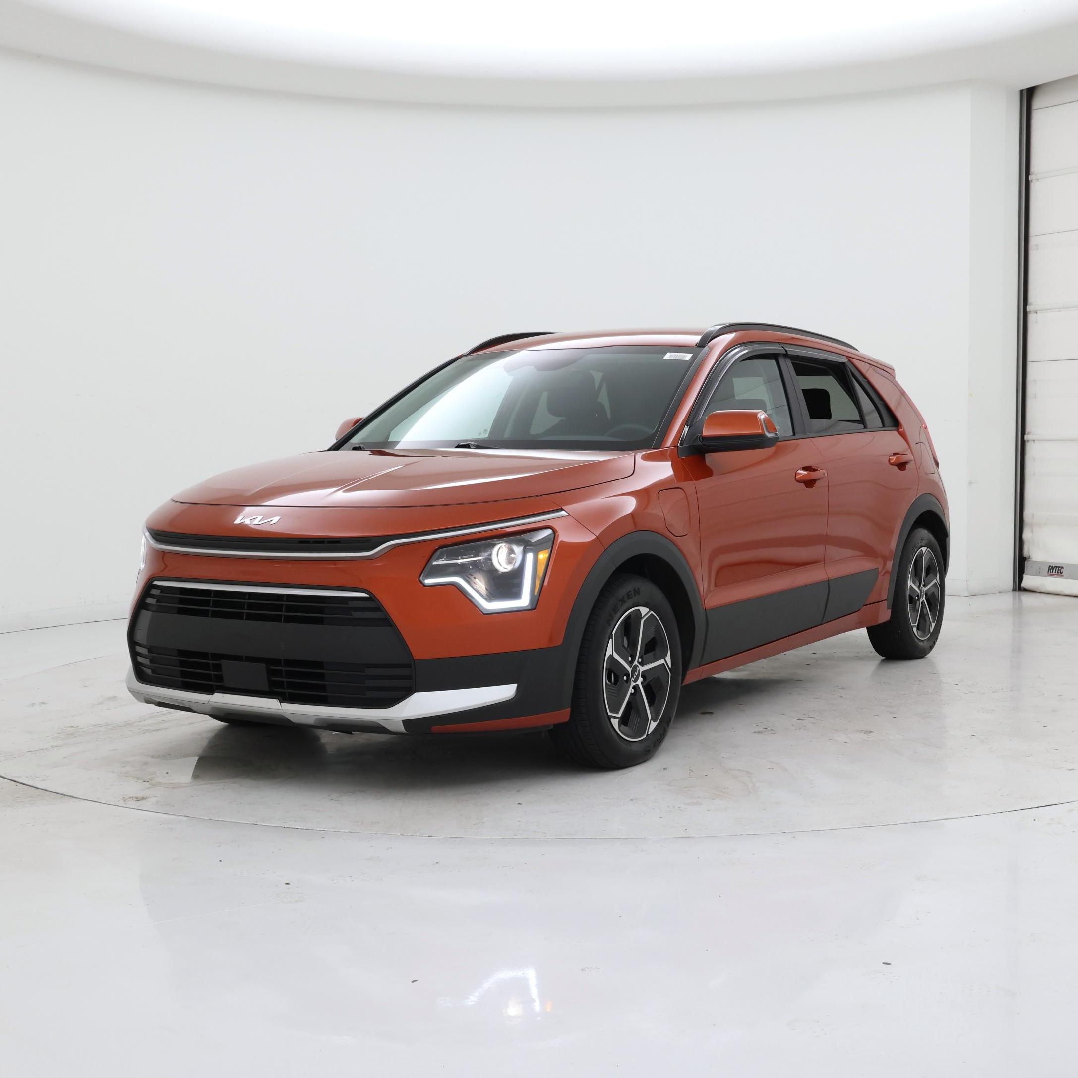 Thumbnail: 2023 Kia Niro - 4