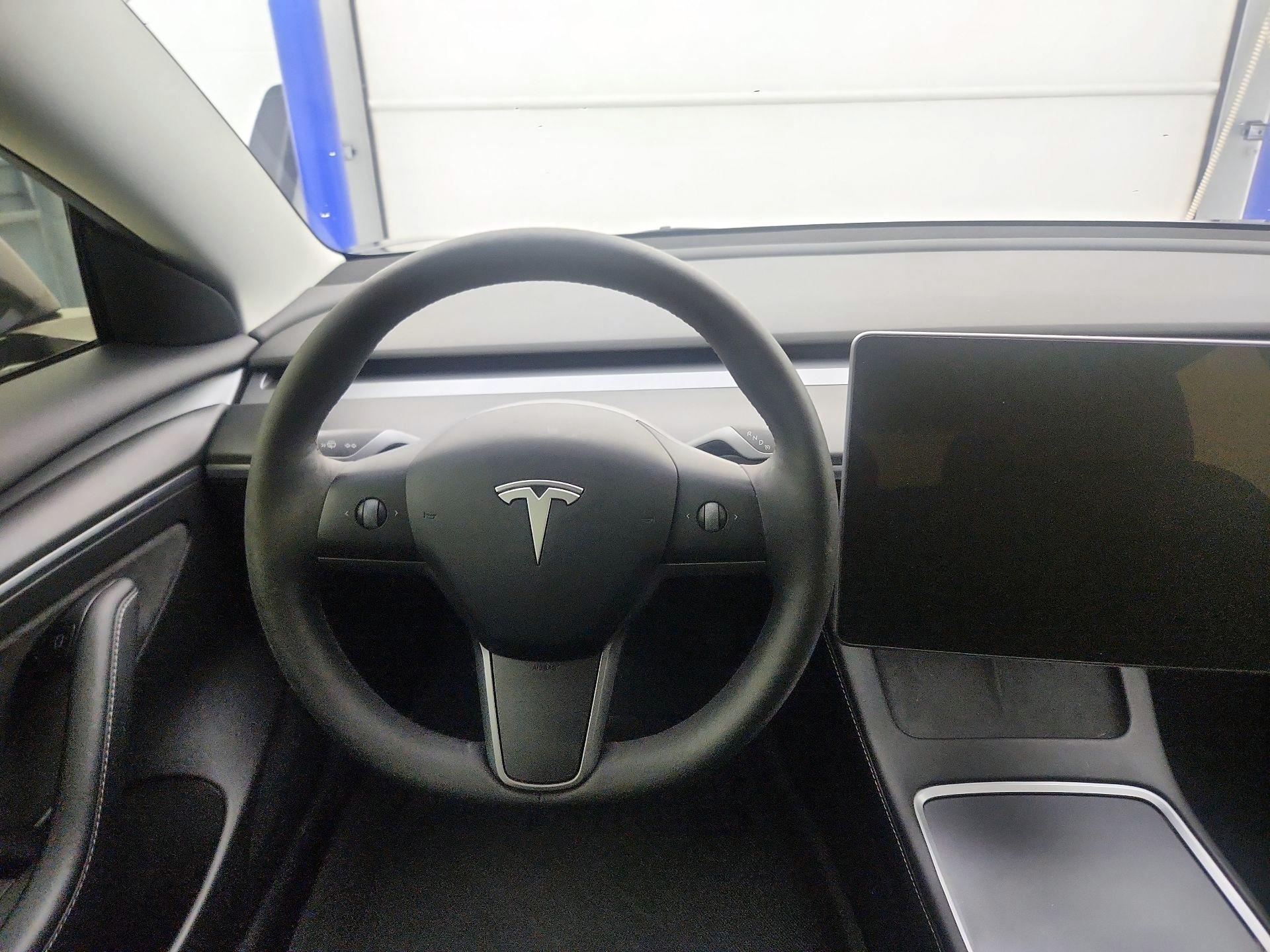 Thumbnail: 2022 Tesla Model 3 - 10
