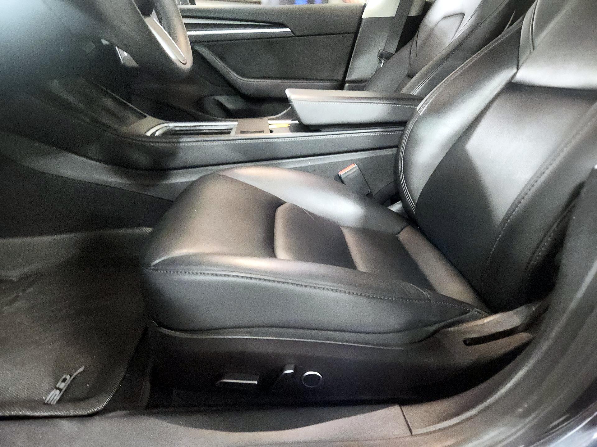 Thumbnail: 2022 Tesla Model 3 - 11