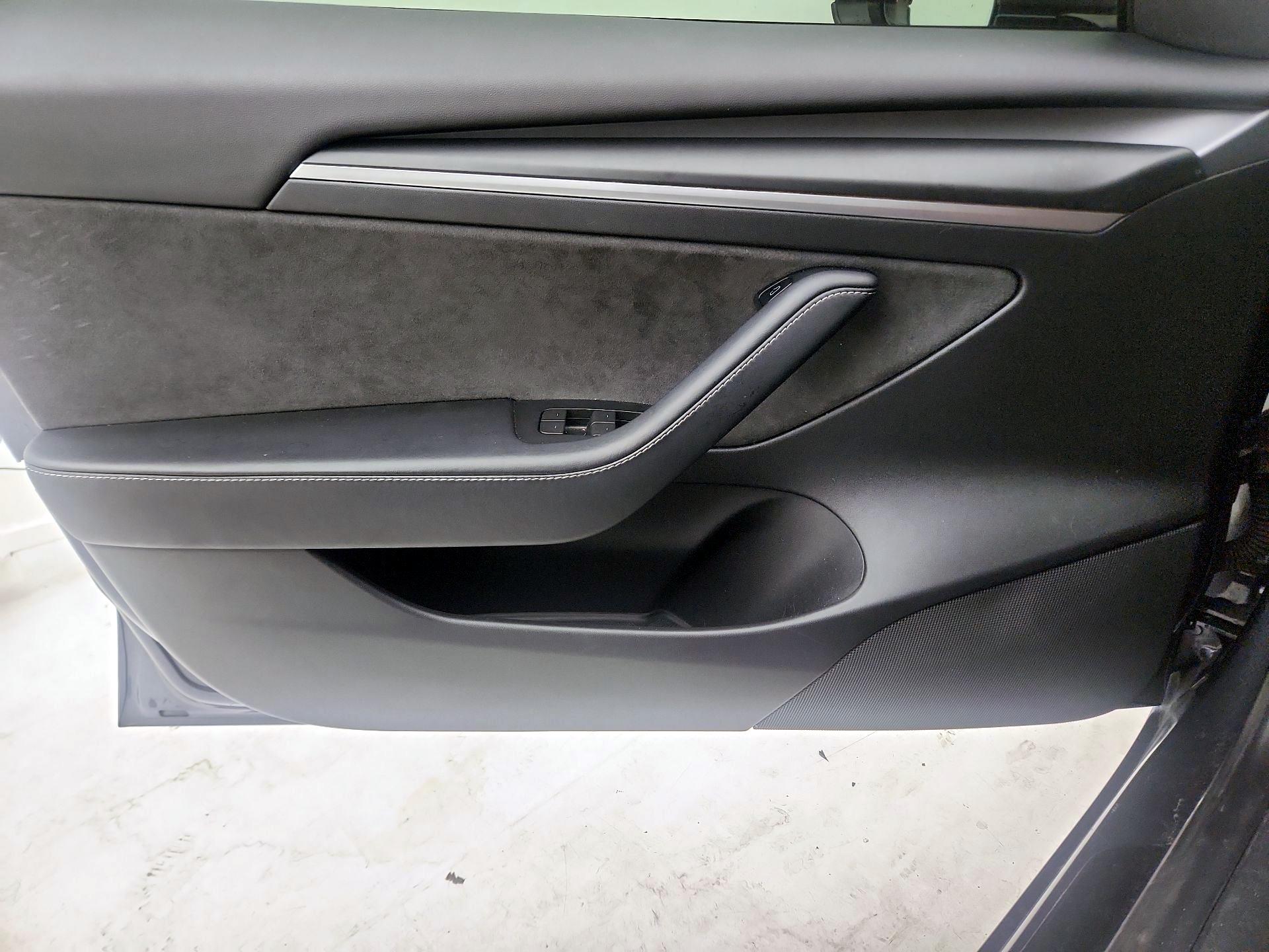Thumbnail: 2022 Tesla Model 3 - 12
