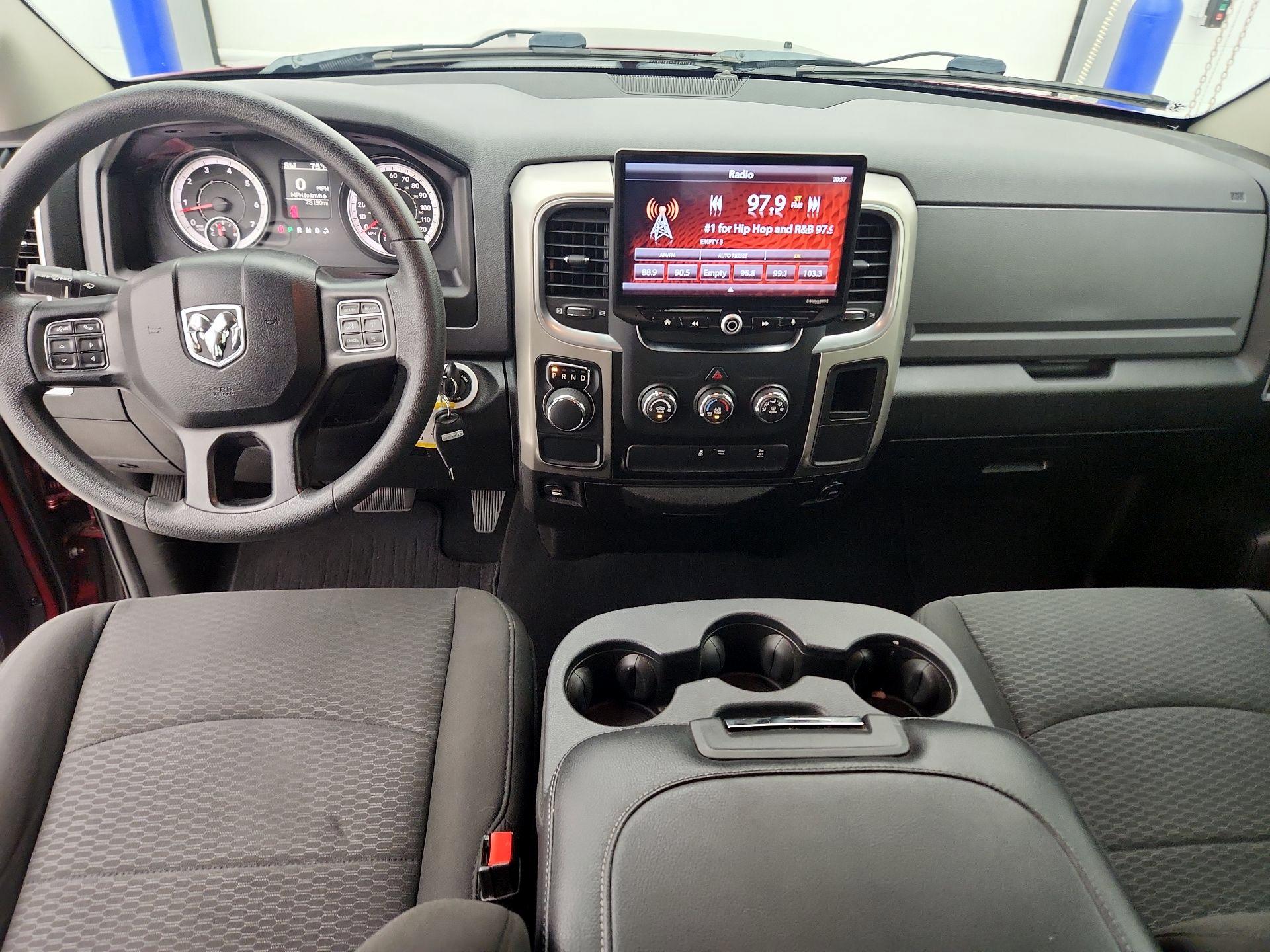 Thumbnail: 2019 RAM 1500 Classic - 9