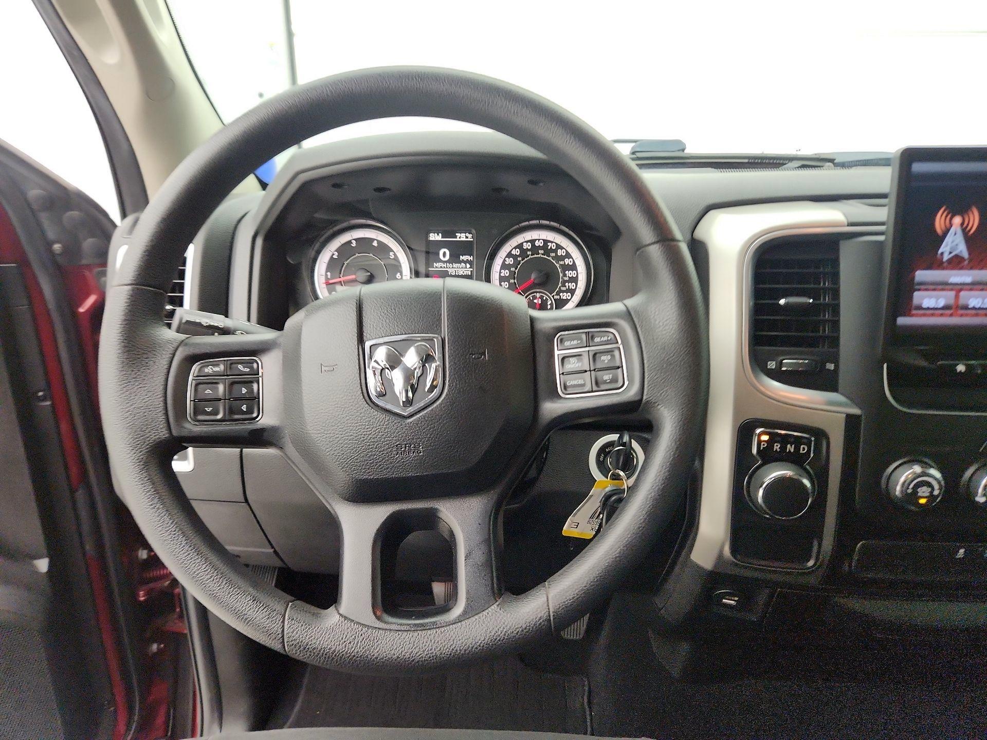 Thumbnail: 2019 RAM 1500 Classic - 10