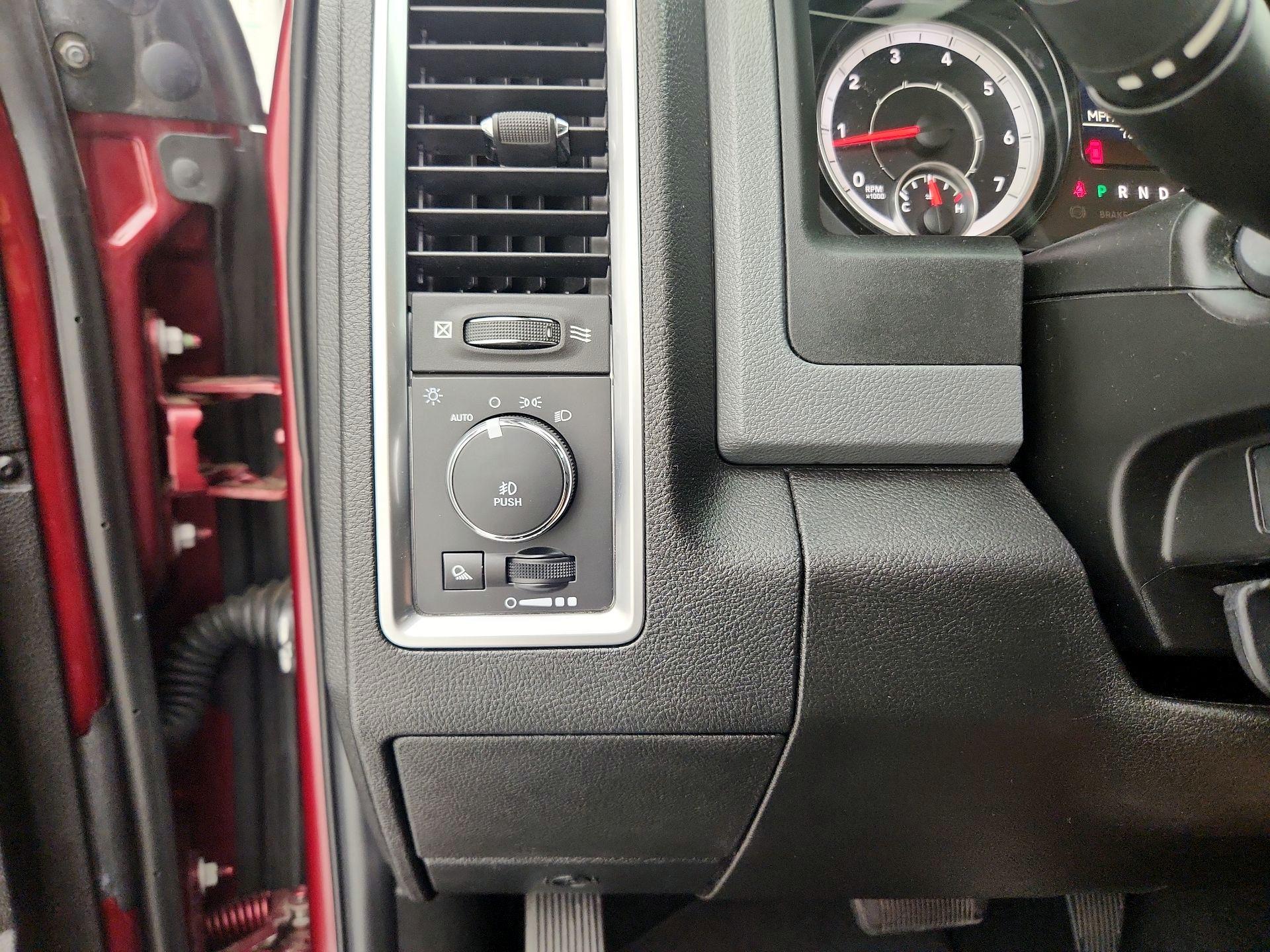 Thumbnail: 2019 RAM 1500 Classic - 13