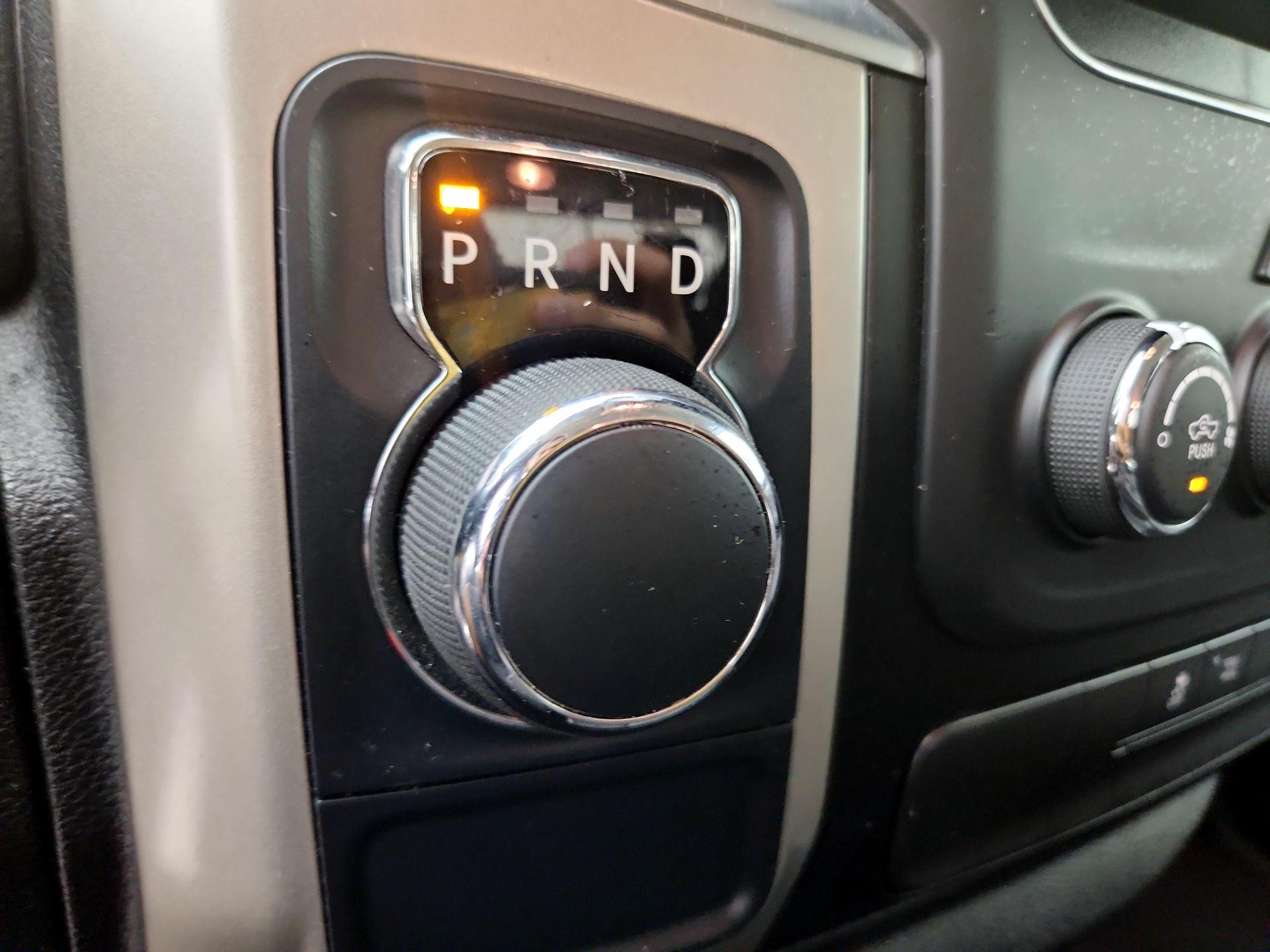 Thumbnail: 2019 RAM 1500 Classic - 17