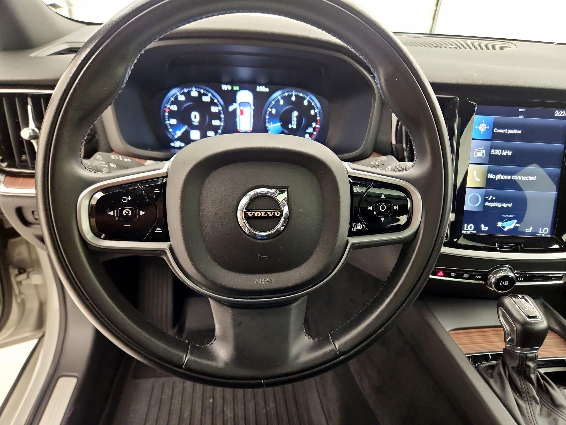 Thumbnail: 2020 Volvo V60 - 10