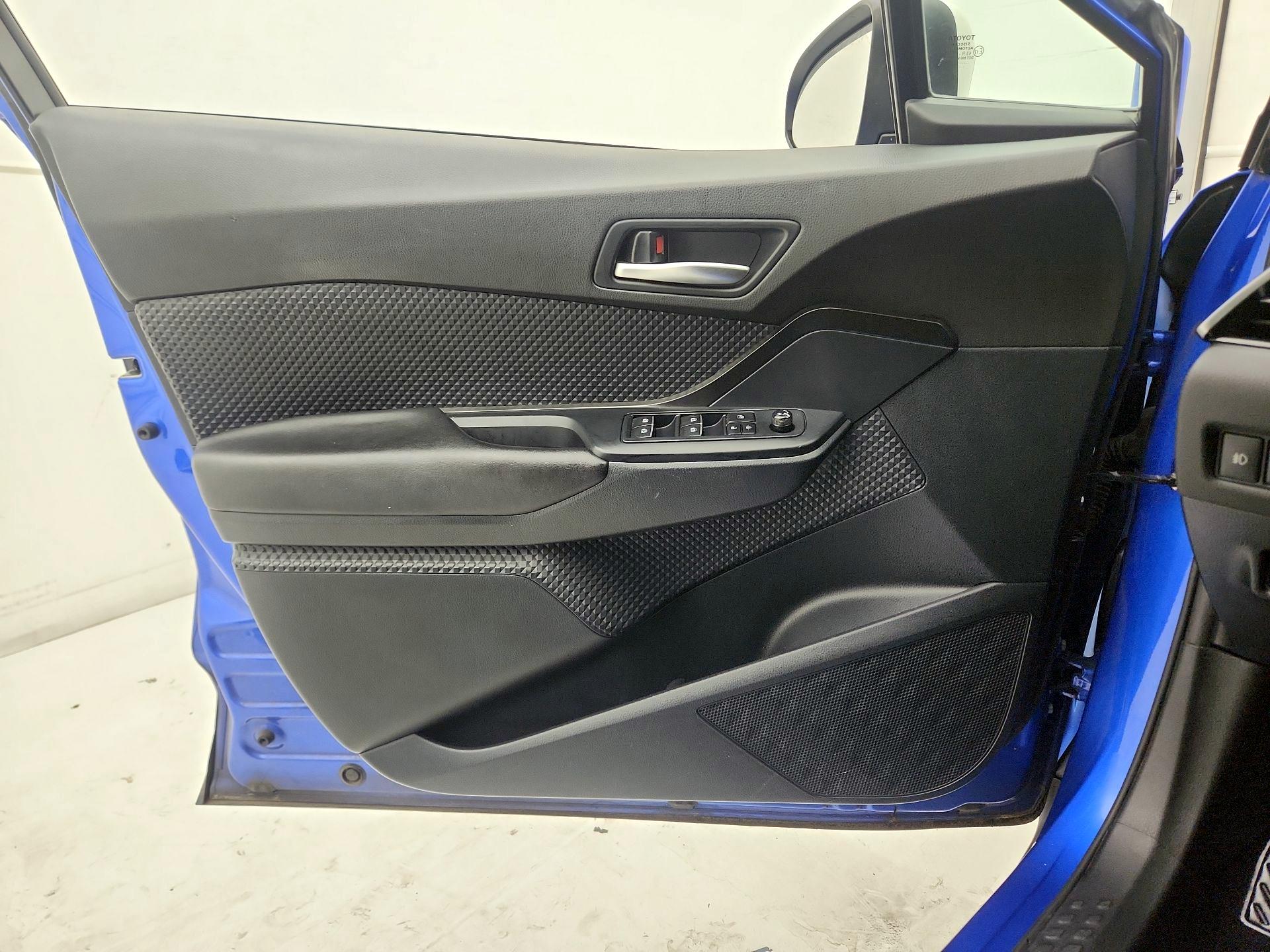 Thumbnail: 2018 Toyota C-HR - 12