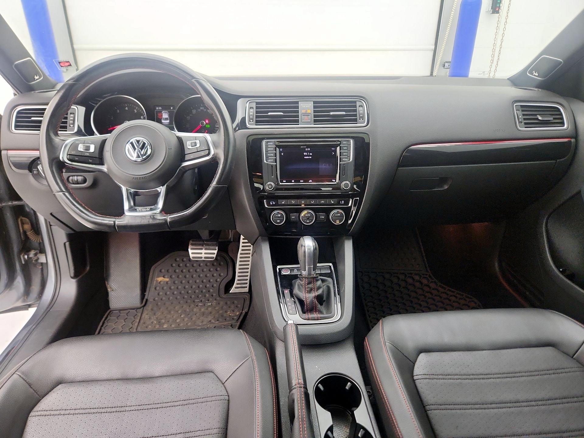 Thumbnail: 2018 Volkswagen Jetta - 9