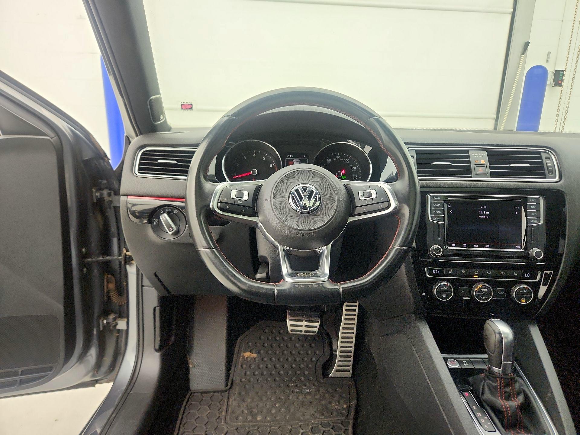 Thumbnail: 2018 Volkswagen Jetta - 10